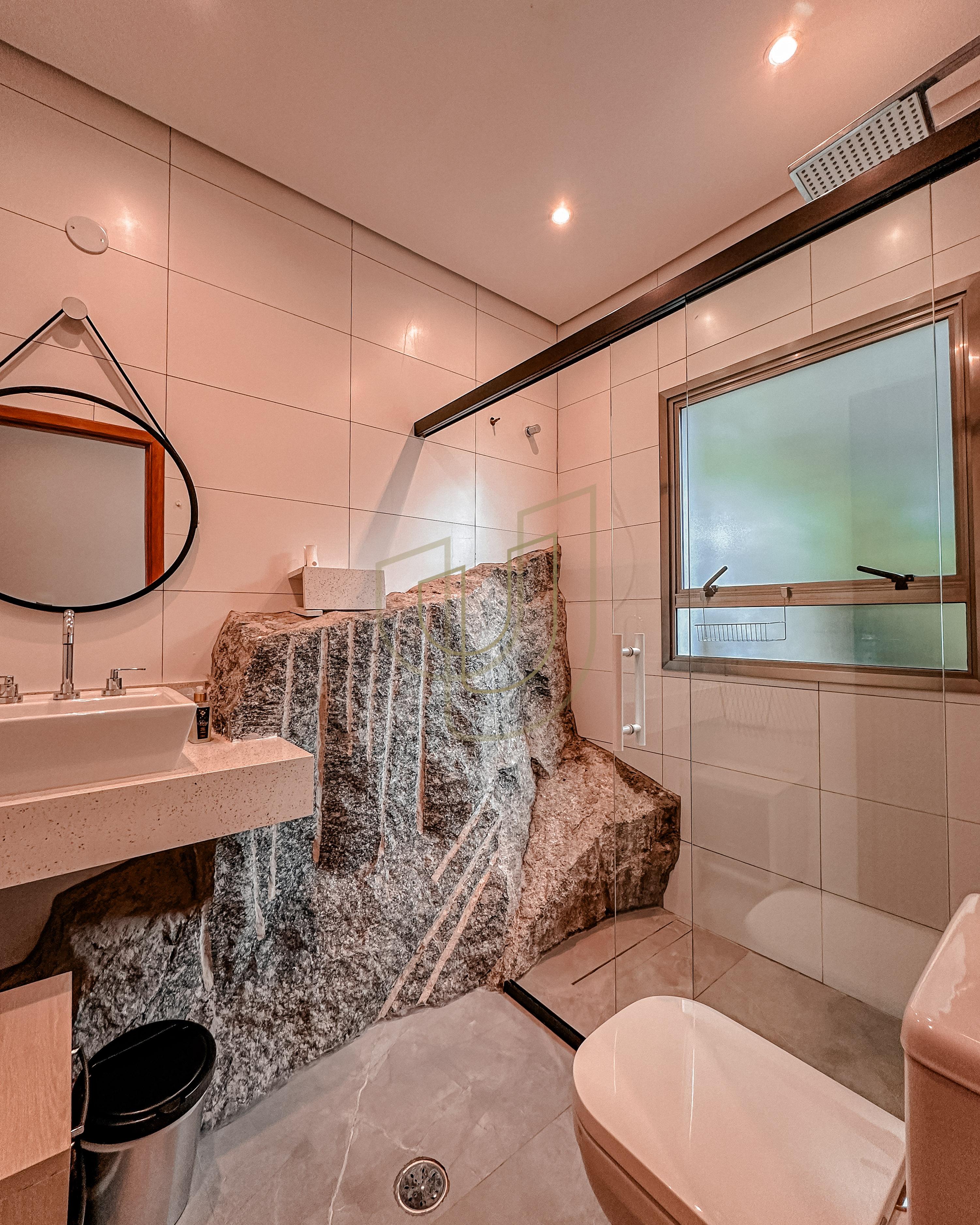 Mans&atilde;o de luxo com arquitetura em meio as rochas com 7 su&iacute;tes em Centro - Ilhabela/SP  Ilhabela - 