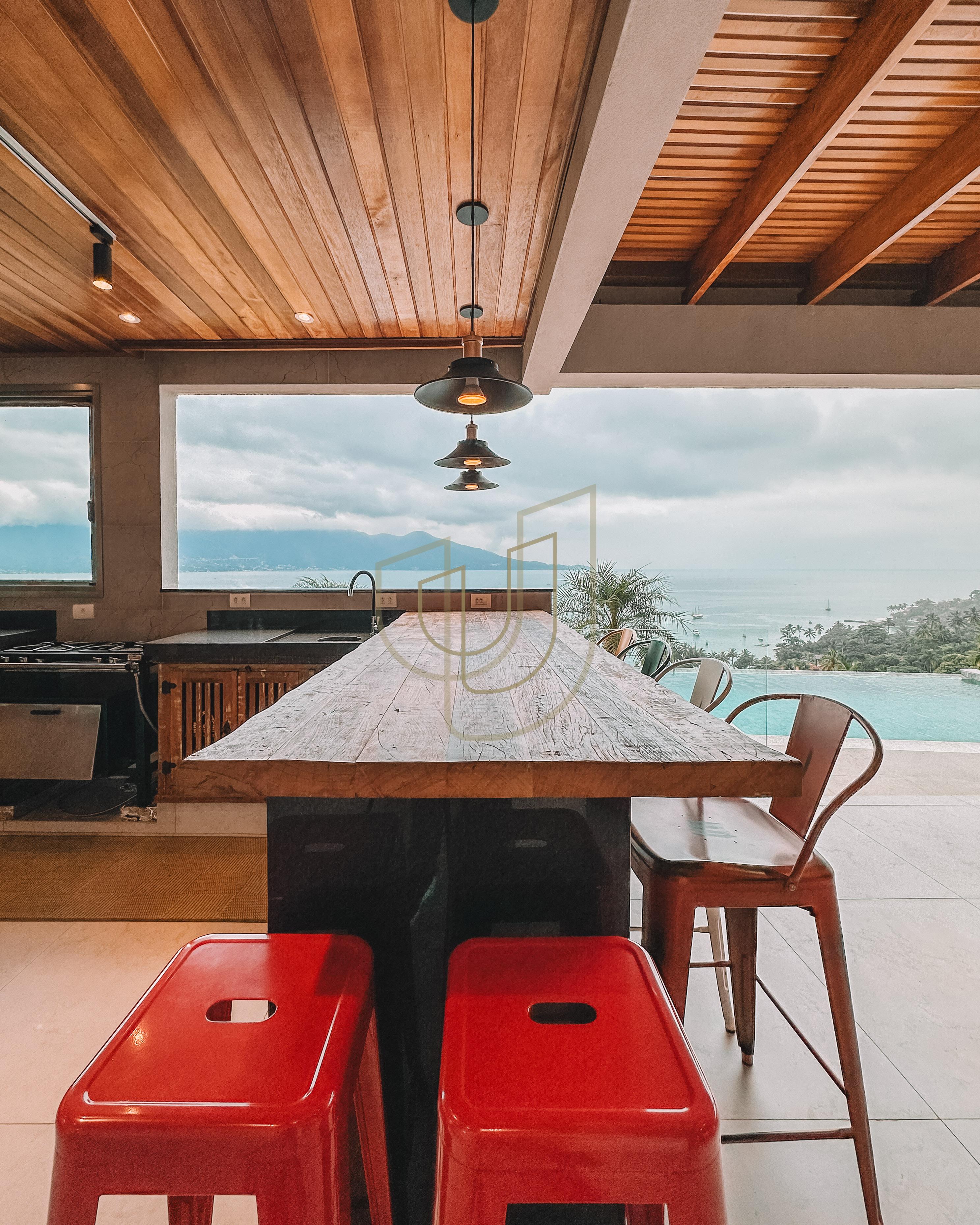 Mans&atilde;o de luxo com arquitetura em meio as rochas com 7 su&iacute;tes em Centro - Ilhabela/SP  Ilhabela - 