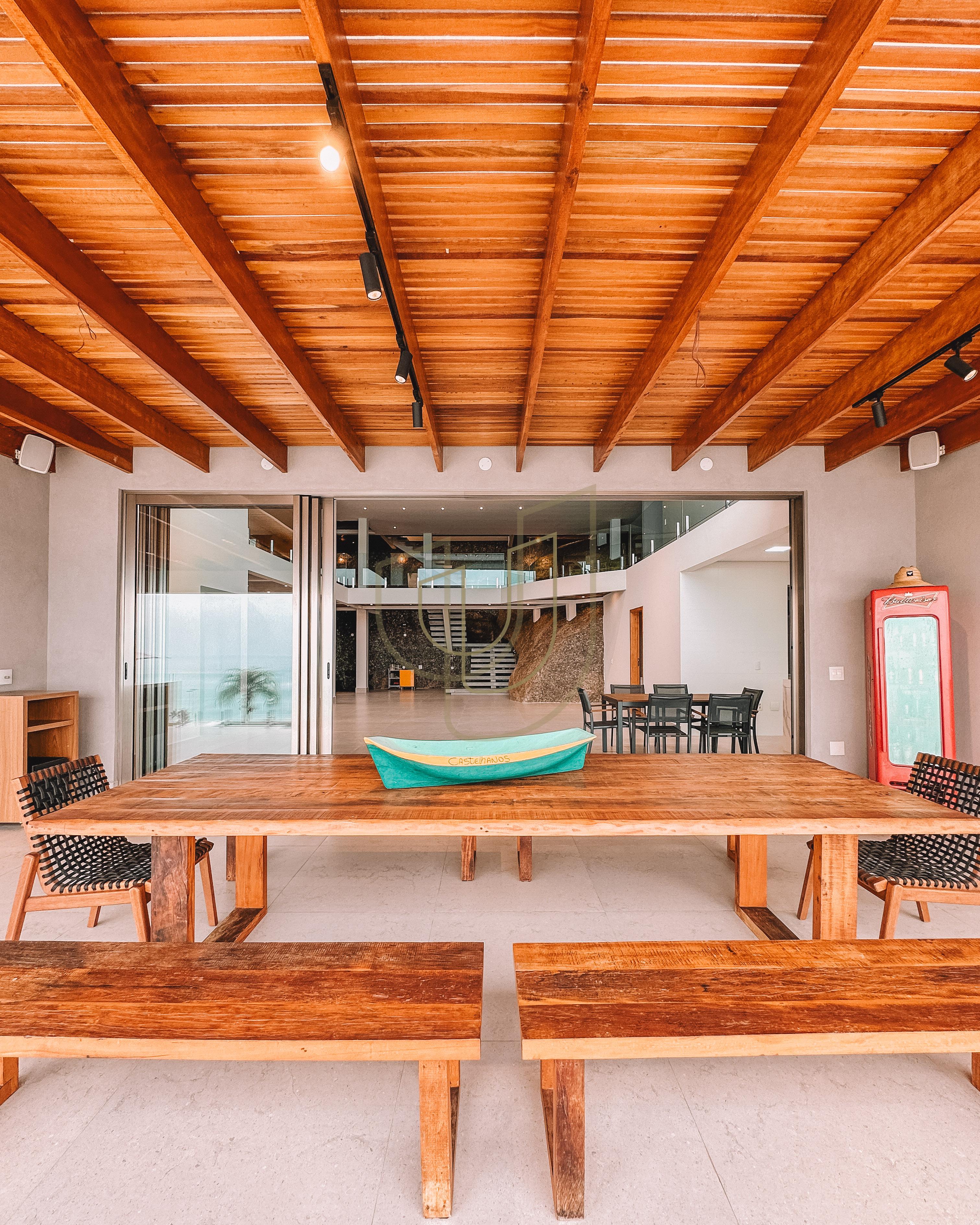 Mans&atilde;o de luxo com arquitetura em meio as rochas com 7 su&iacute;tes em Centro - Ilhabela/SP  Ilhabela - 