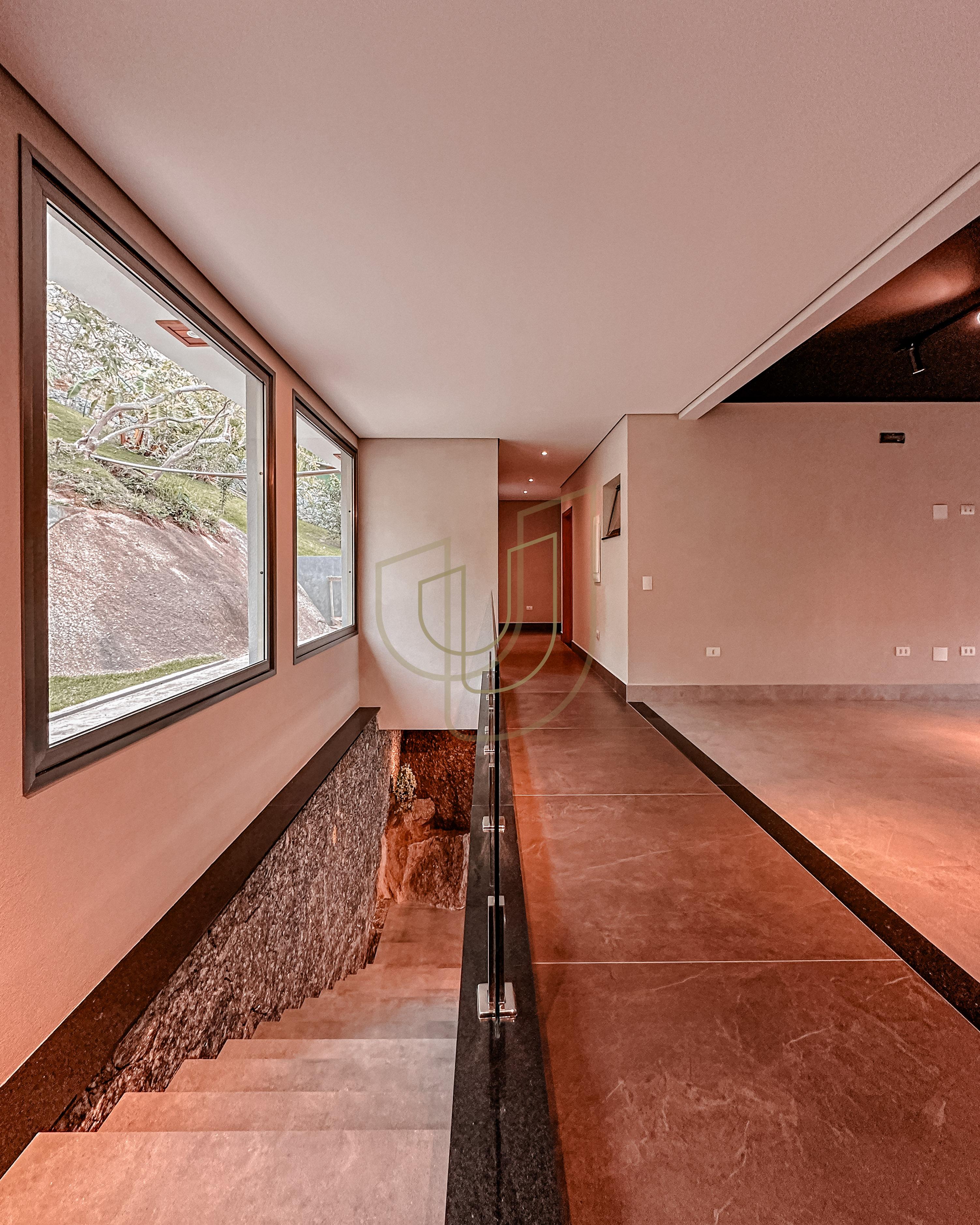 Mans&atilde;o de luxo com arquitetura em meio as rochas com 7 su&iacute;tes em Centro - Ilhabela/SP  Ilhabela - 