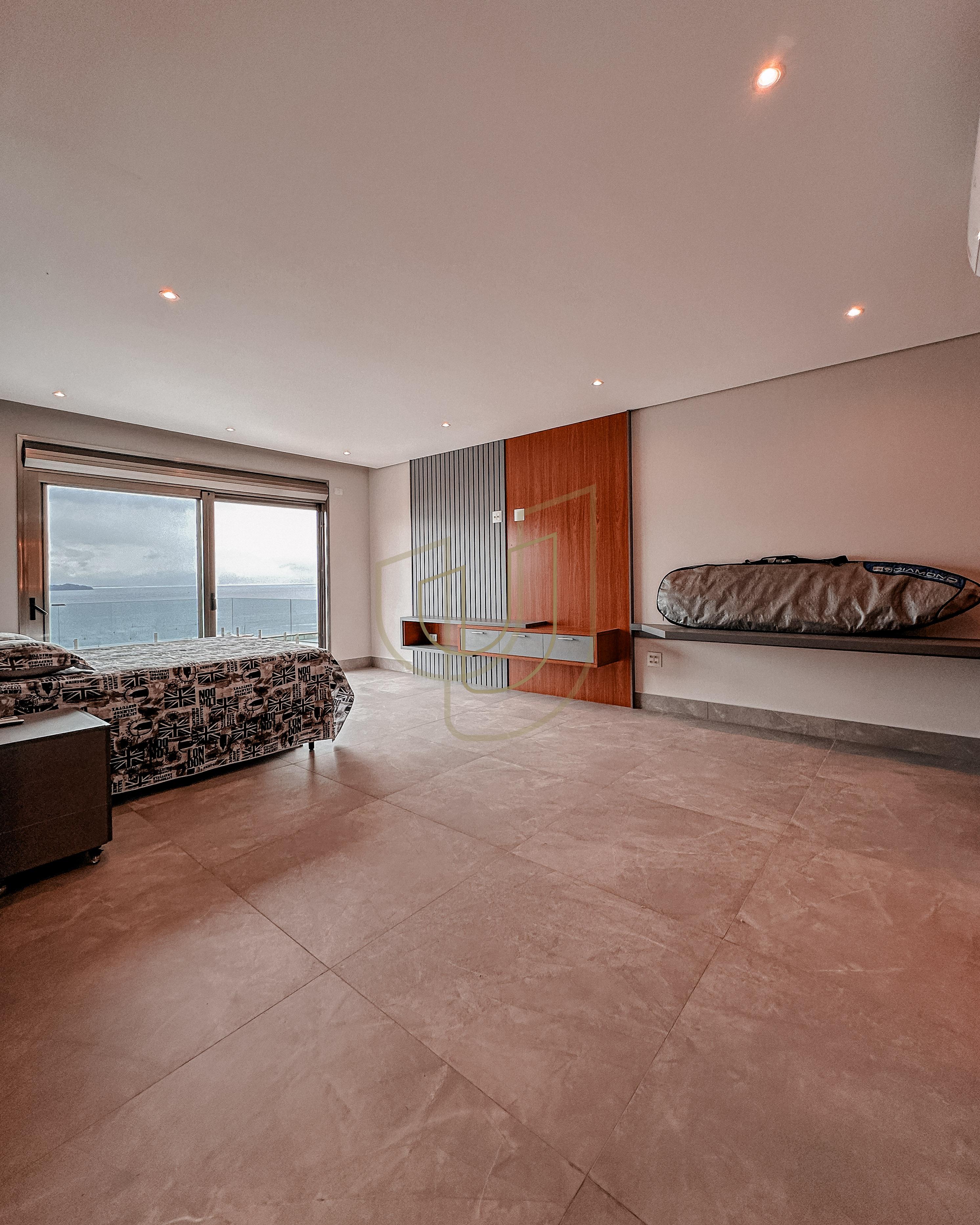 Mans&atilde;o de luxo com arquitetura em meio as rochas com 7 su&iacute;tes em Centro - Ilhabela/SP  Ilhabela - 