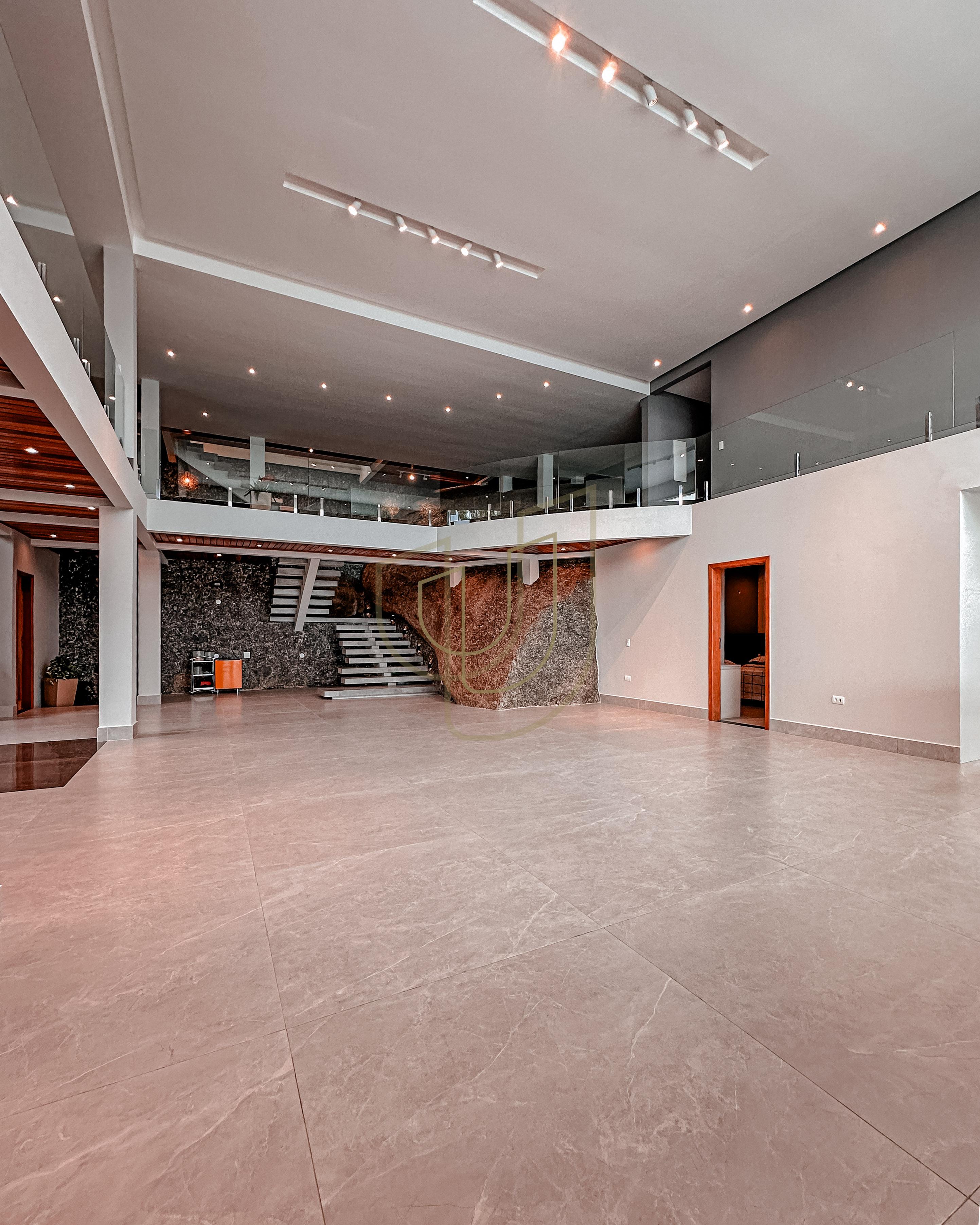 Mans&atilde;o de luxo com arquitetura em meio as rochas com 7 su&iacute;tes em Centro - Ilhabela/SP  Ilhabela - 