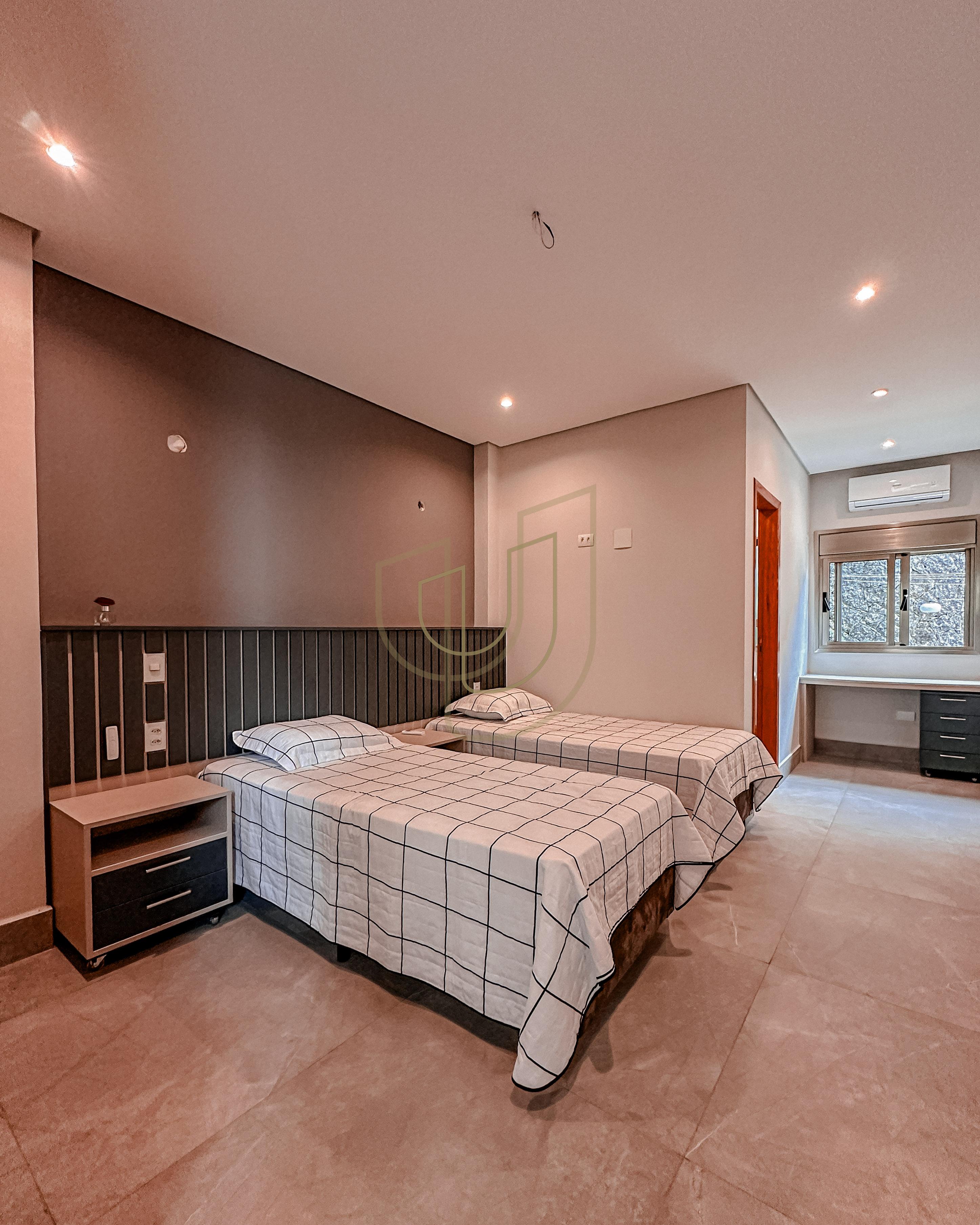 Mans&atilde;o de luxo com arquitetura em meio as rochas com 7 su&iacute;tes em Centro - Ilhabela/SP  Ilhabela - 