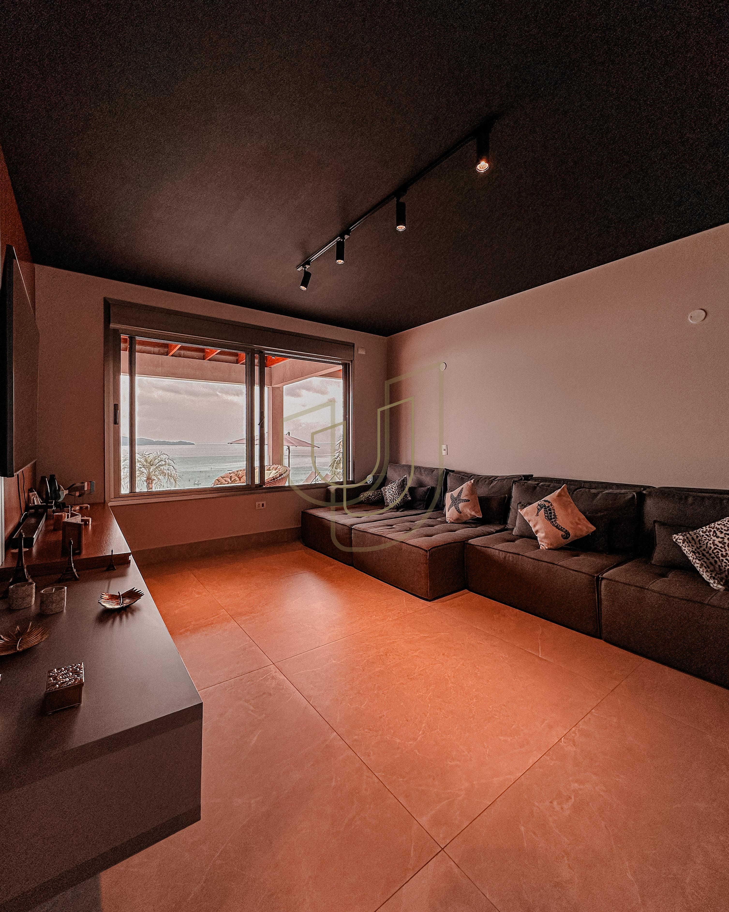 Mans&atilde;o de luxo com arquitetura em meio as rochas com 7 su&iacute;tes em Centro - Ilhabela/SP  Ilhabela - 