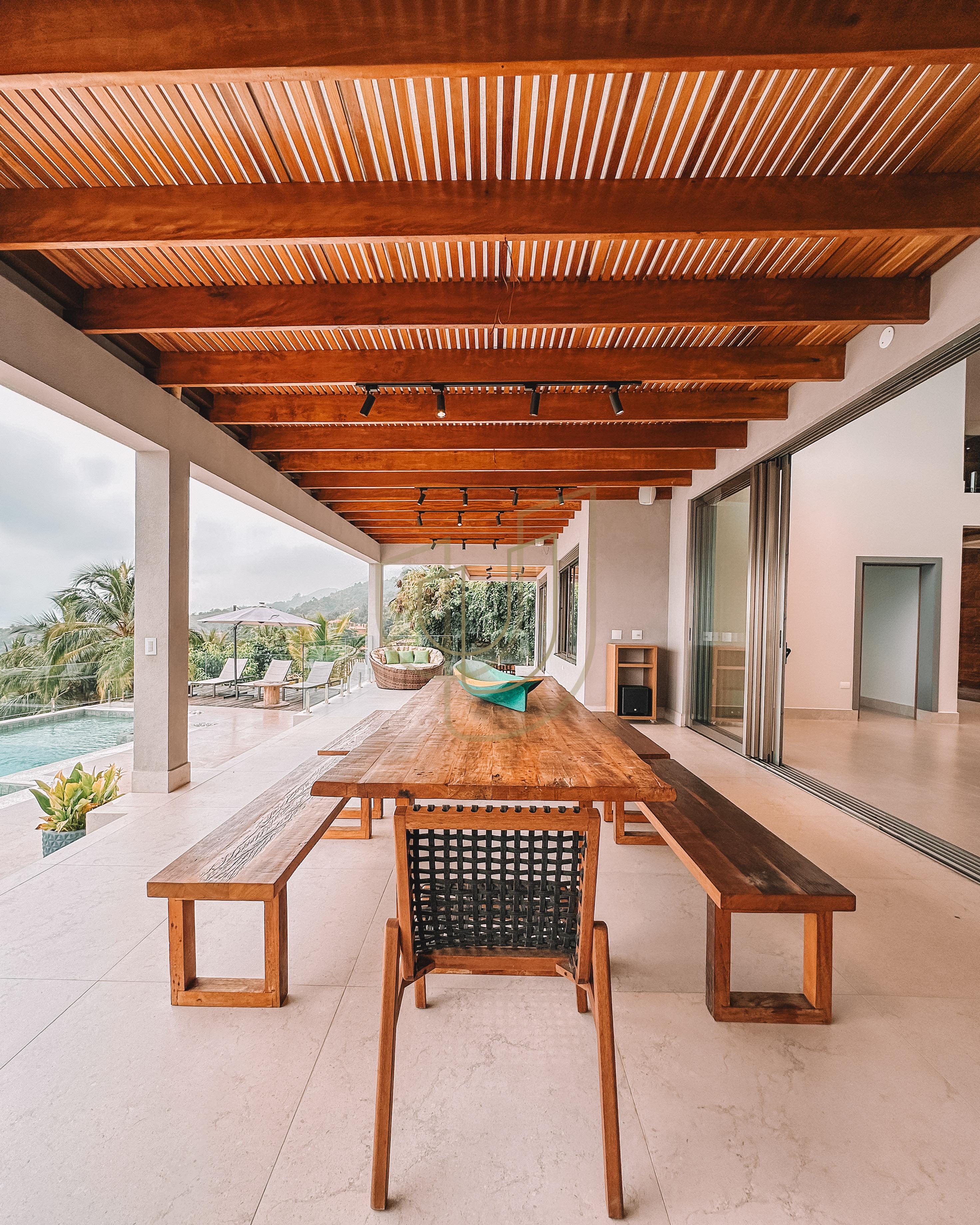 Mans&atilde;o de luxo com arquitetura em meio as rochas com 7 su&iacute;tes em Centro - Ilhabela/SP  Ilhabela - 