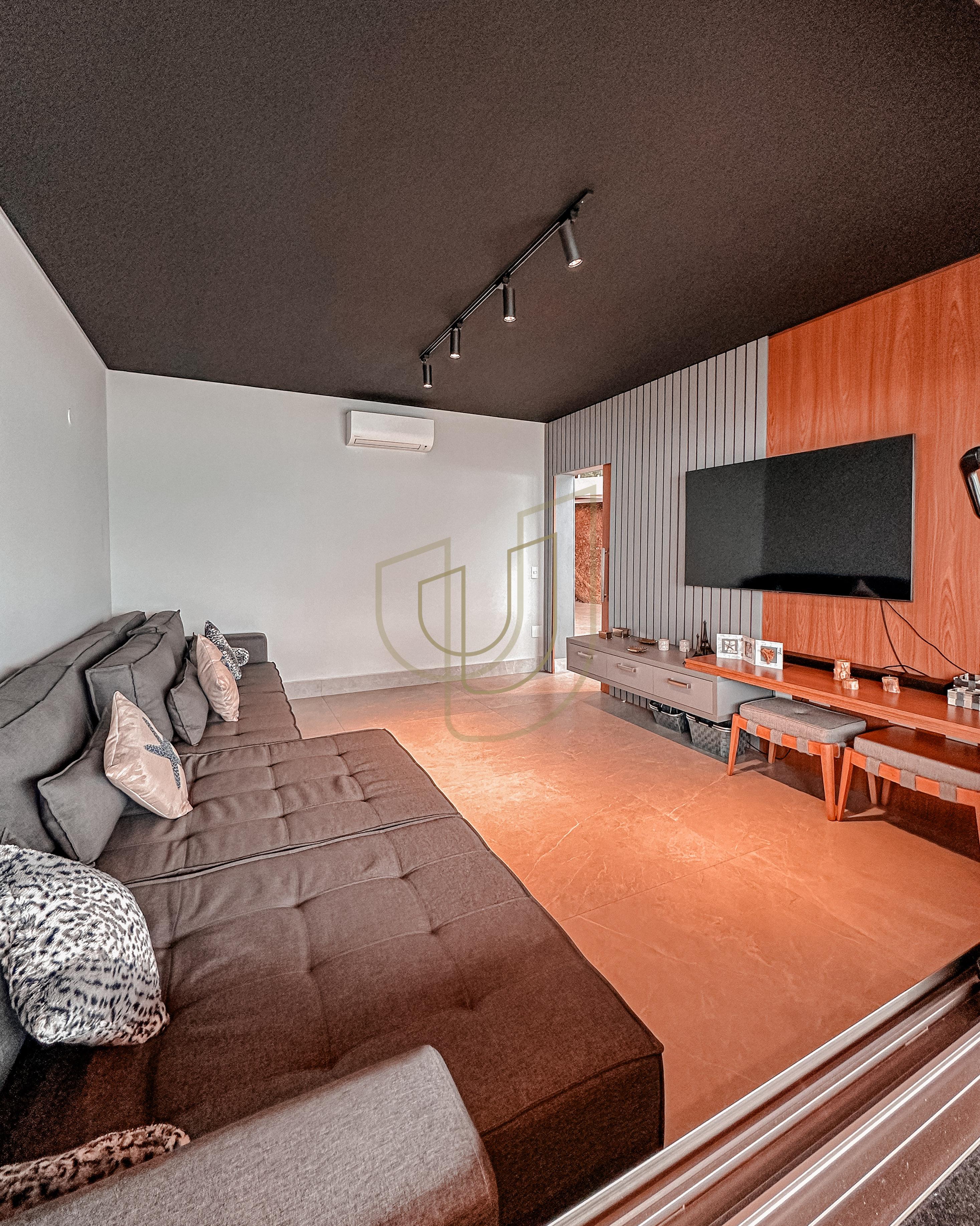 Mans&atilde;o de luxo com arquitetura em meio as rochas com 7 su&iacute;tes em Centro - Ilhabela/SP  Ilhabela - 