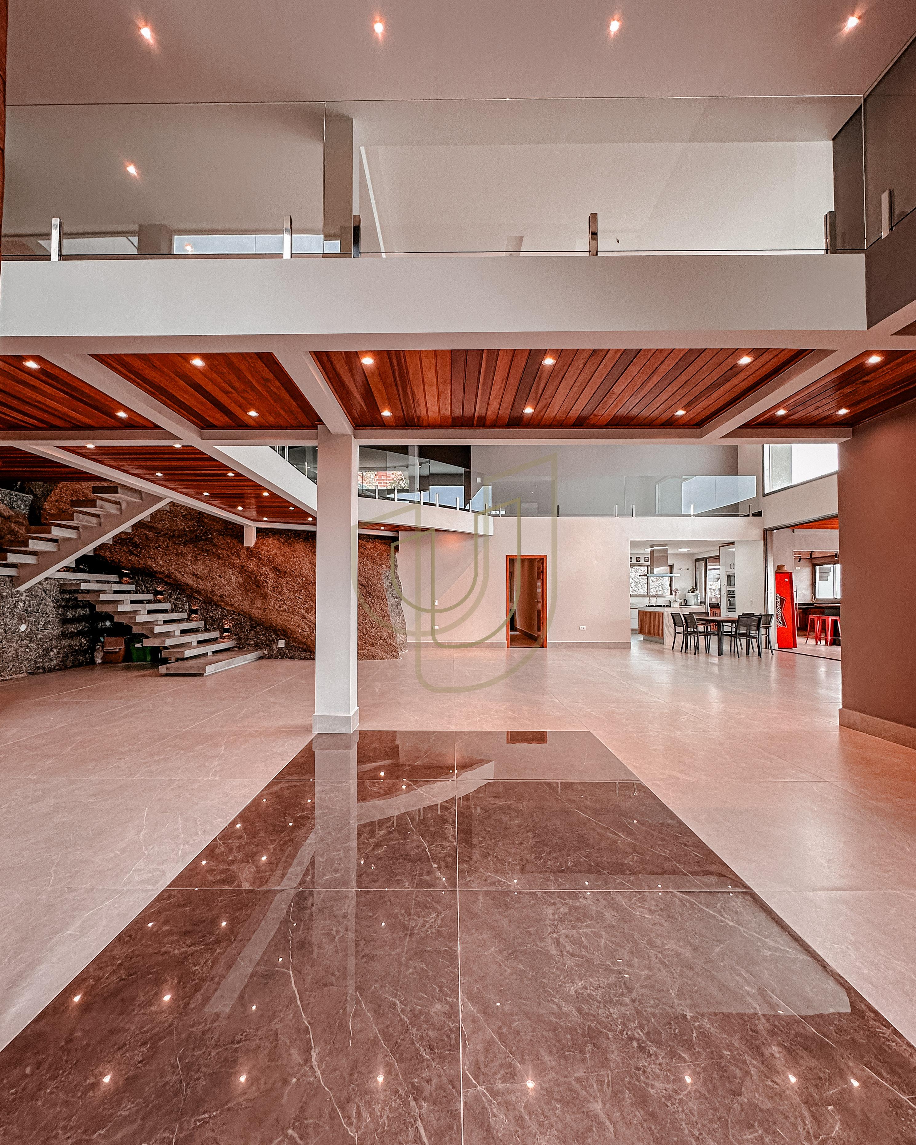 Mans&atilde;o de luxo com arquitetura em meio as rochas com 7 su&iacute;tes em Centro - Ilhabela/SP  Ilhabela - 