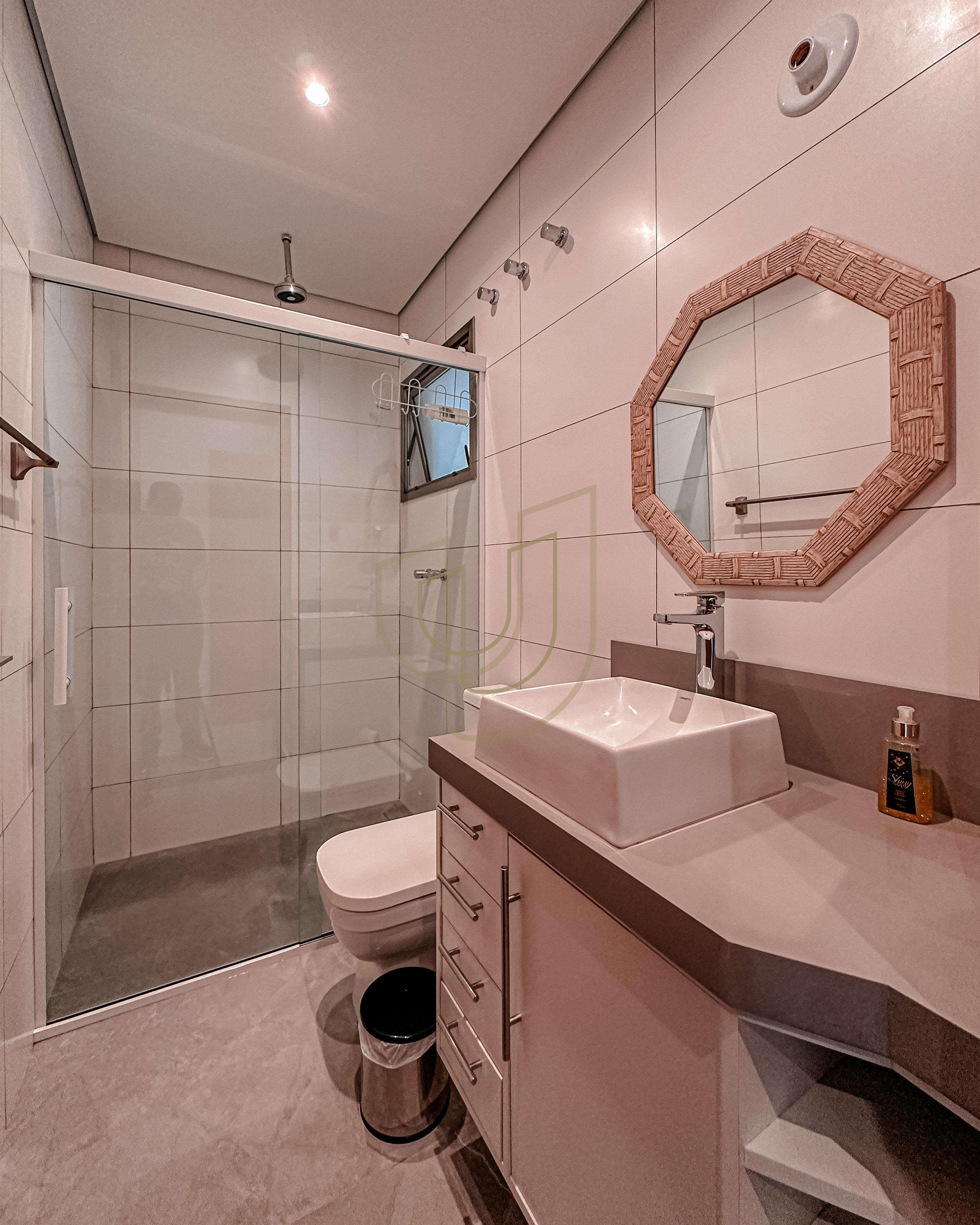 Mans&atilde;o de luxo com arquitetura em meio as rochas com 7 su&iacute;tes em Centro - Ilhabela/SP  Ilhabela - 