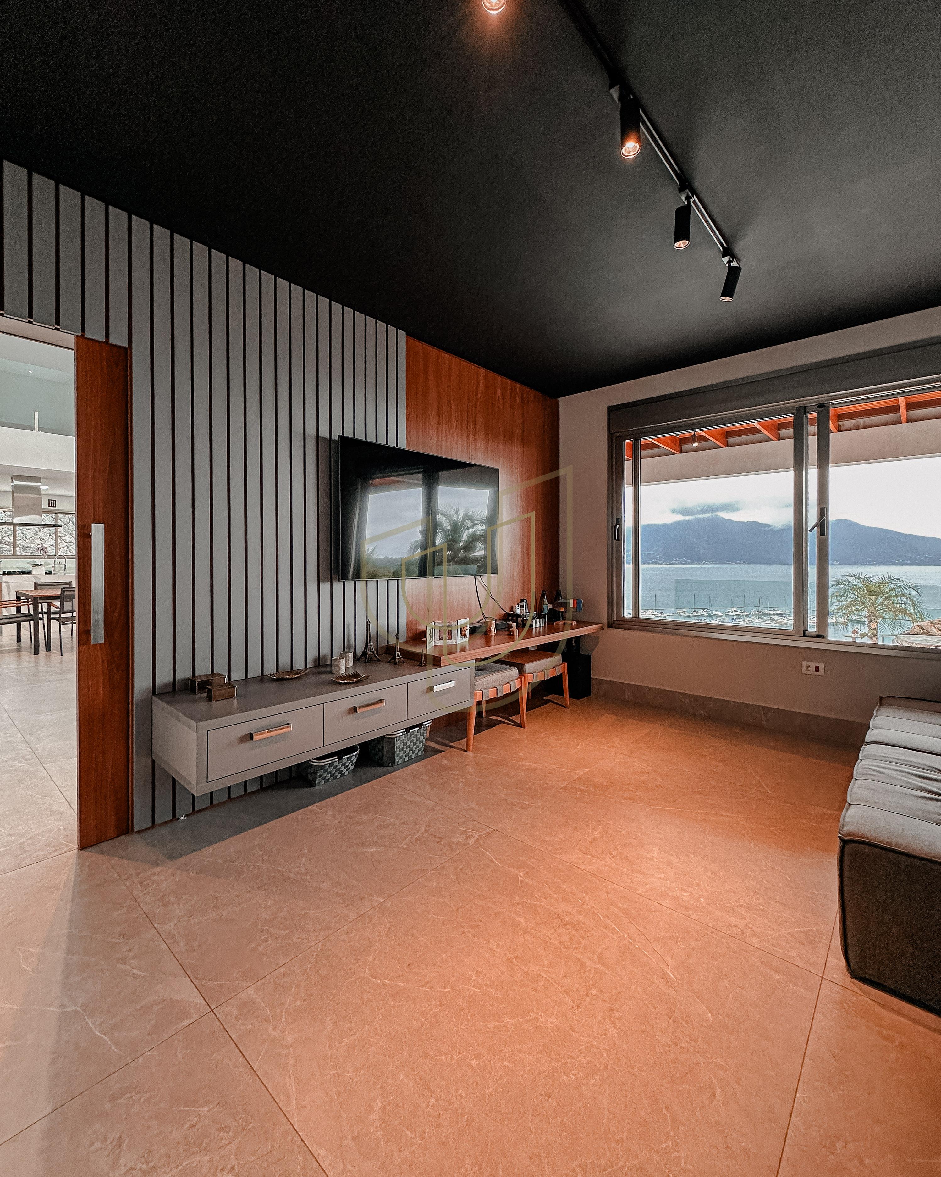 Mans&atilde;o de luxo com arquitetura em meio as rochas com 7 su&iacute;tes em Centro - Ilhabela/SP  Ilhabela - 