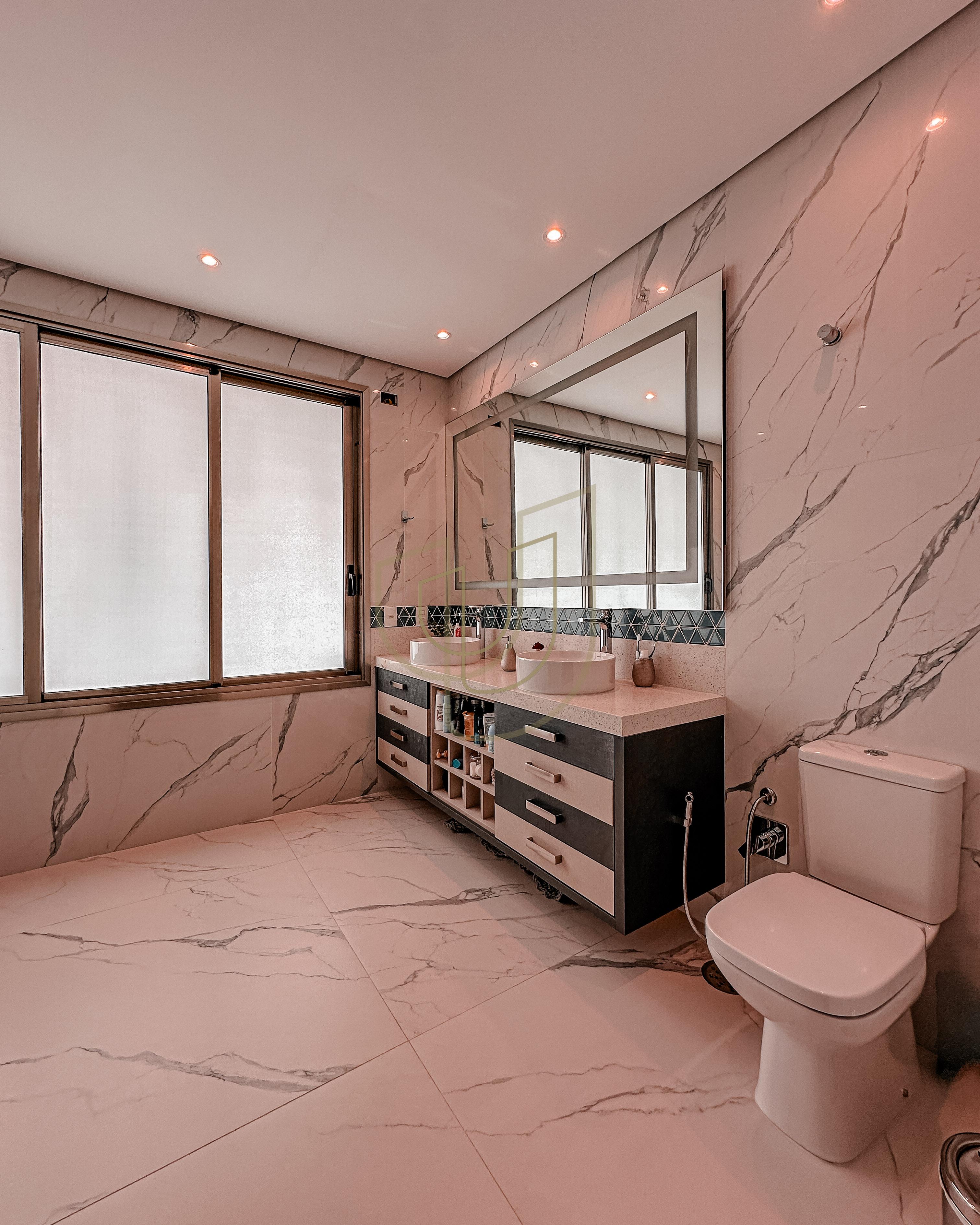 Mans&atilde;o de luxo com arquitetura em meio as rochas com 7 su&iacute;tes em Centro - Ilhabela/SP  Ilhabela - 