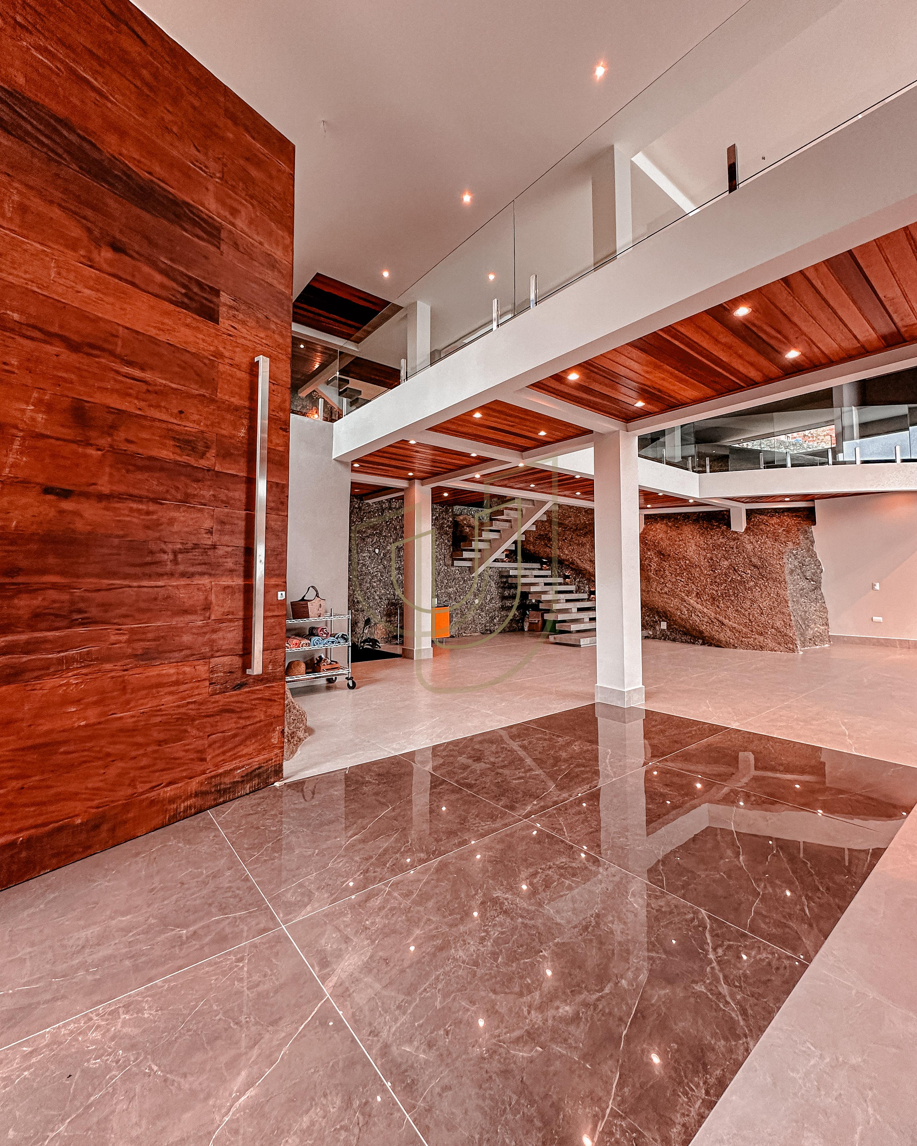 Mans&atilde;o de luxo com arquitetura em meio as rochas com 7 su&iacute;tes em Centro - Ilhabela/SP  Ilhabela - 