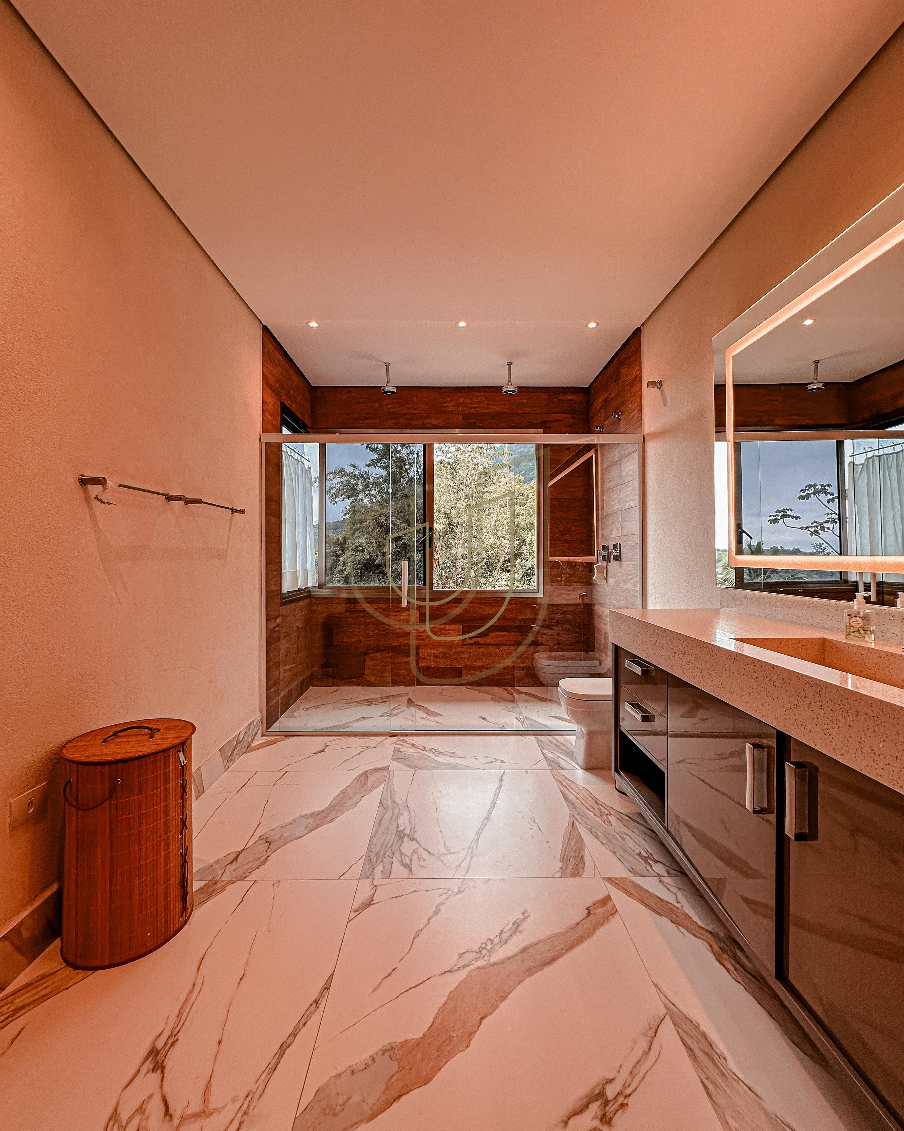 Mans&atilde;o de luxo com arquitetura em meio as rochas com 7 su&iacute;tes em Centro - Ilhabela/SP  Ilhabela - 