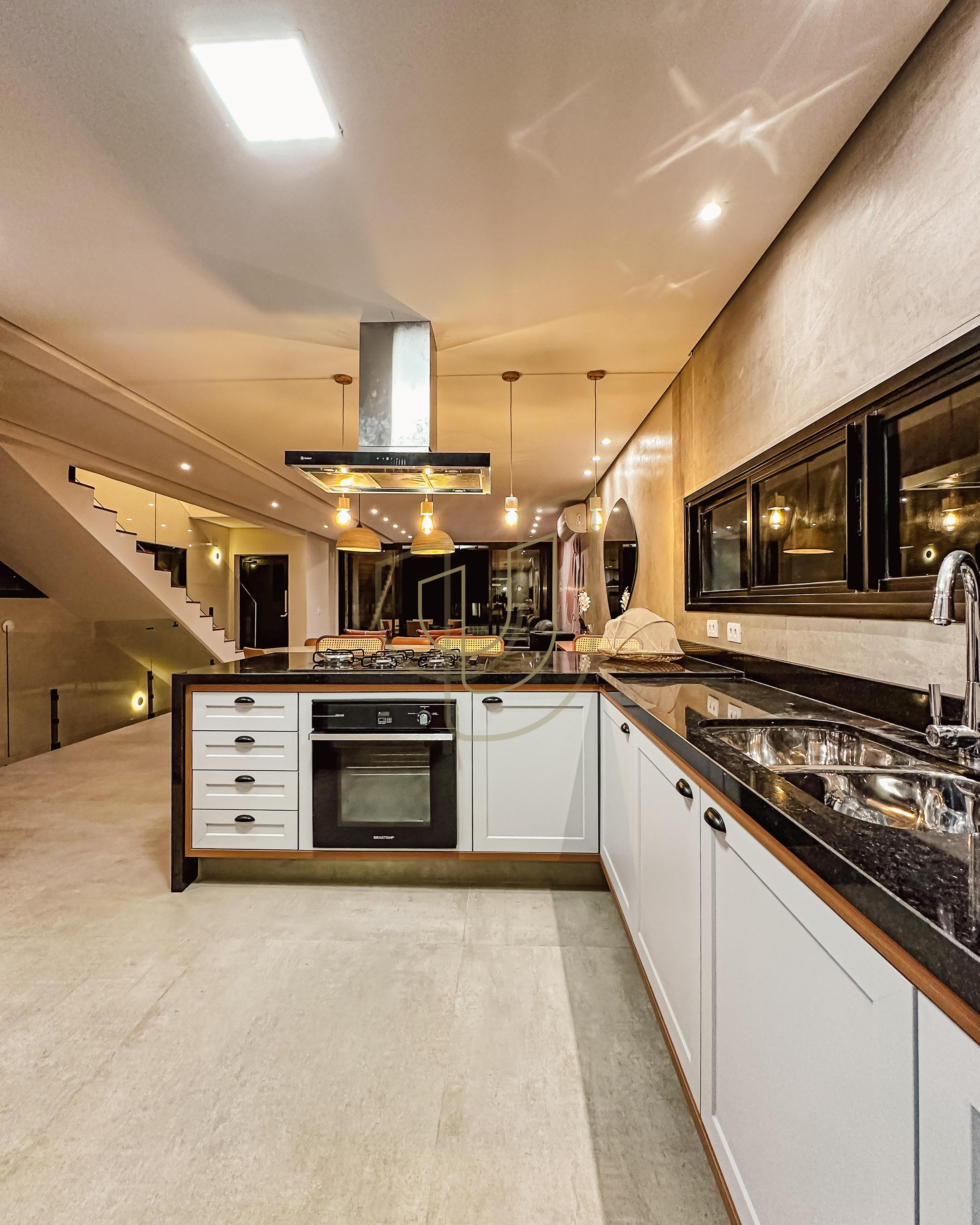 Alto Padr&atilde;o P&eacute; na Areia Maresias - S&atilde;o Sebasti&atilde;o SP  São Sebastião - 