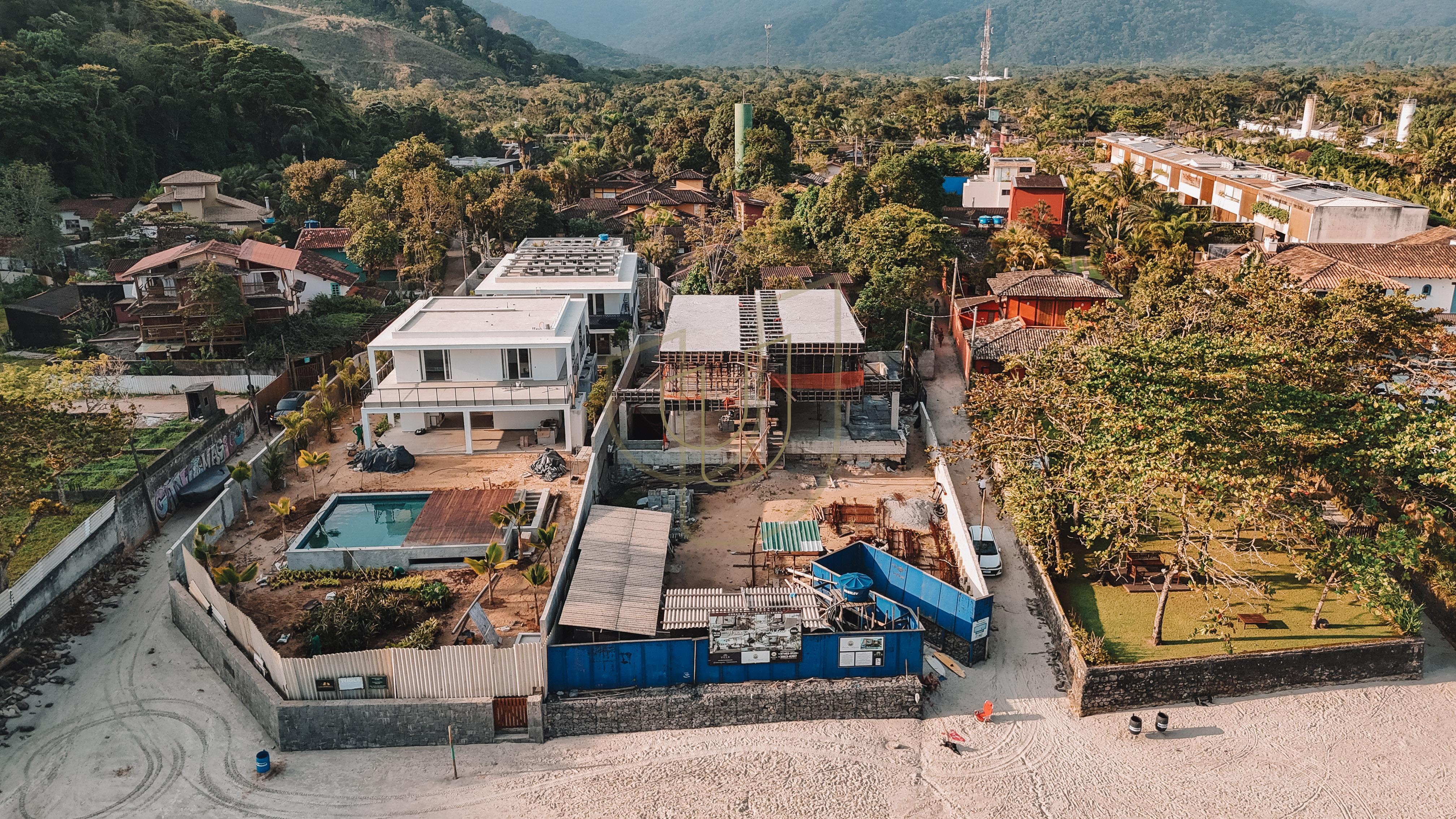 Mans&otilde;es P&eacute; na Areia na Praia da Baleia - S&atilde;o Sebasti&atilde;o/SP  São Sebastião - 