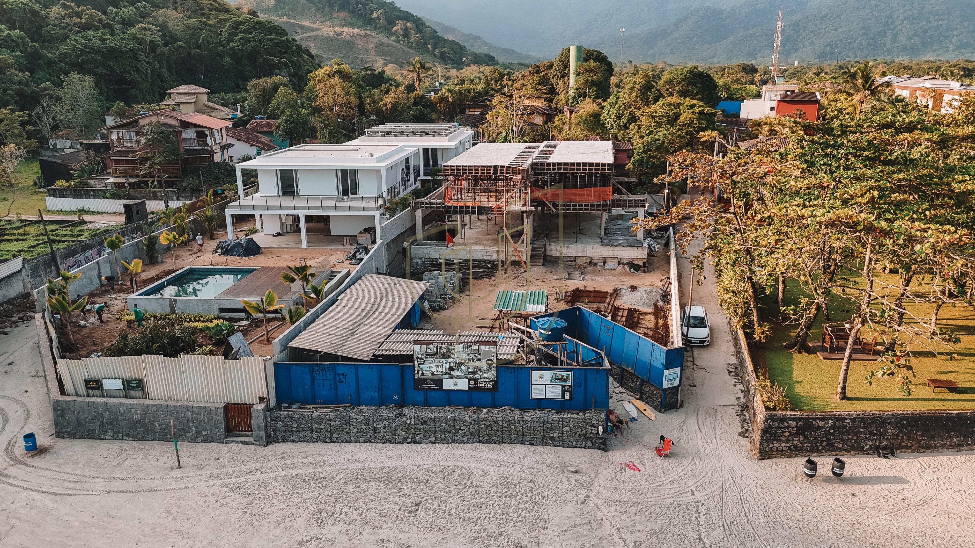 Mans&otilde;es P&eacute; na Areia na Praia da Baleia - S&atilde;o Sebasti&atilde;o/SP  São Sebastião - 