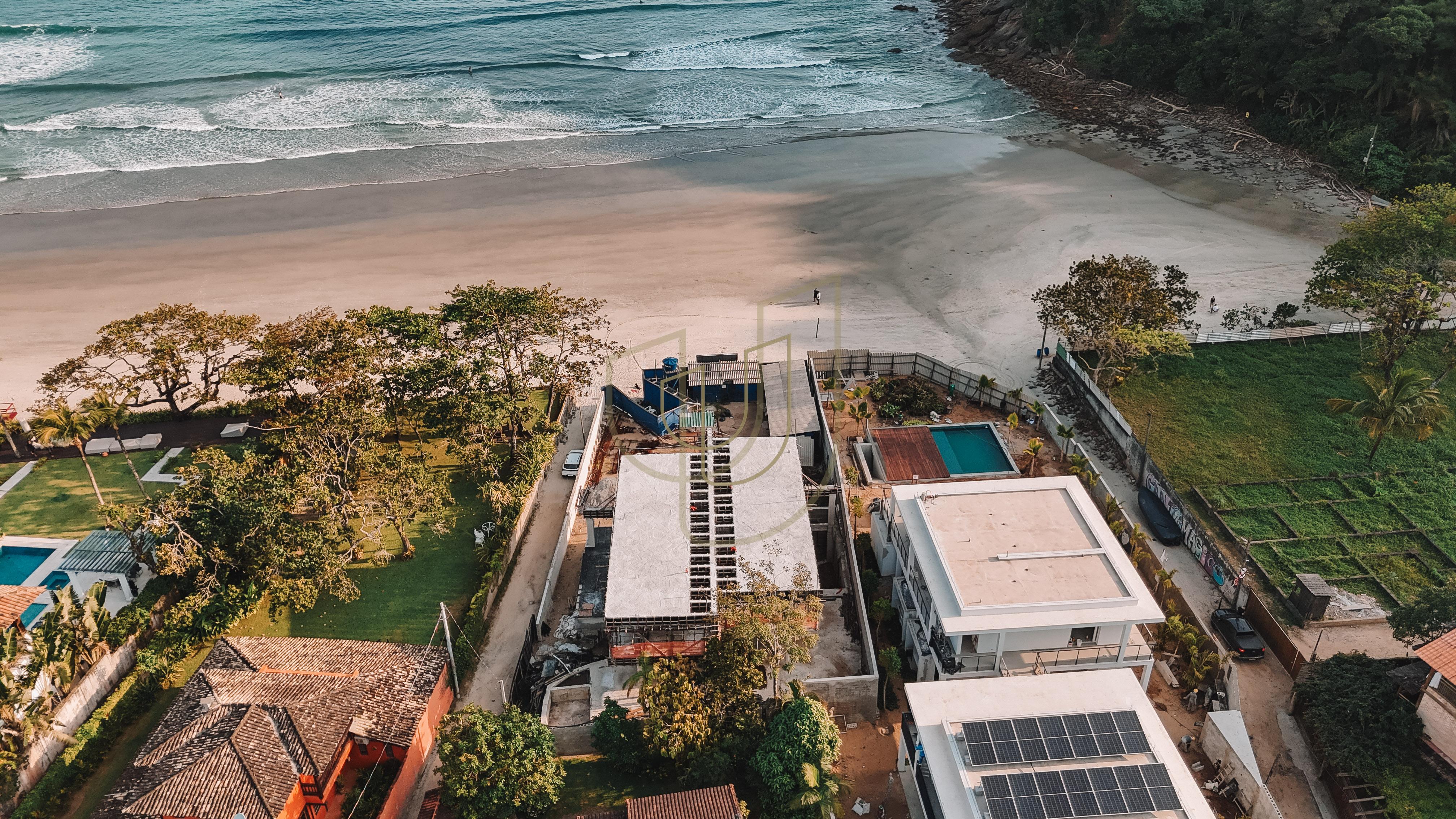 Mans&otilde;es P&eacute; na Areia na Praia da Baleia - S&atilde;o Sebasti&atilde;o/SP  São Sebastião - 
