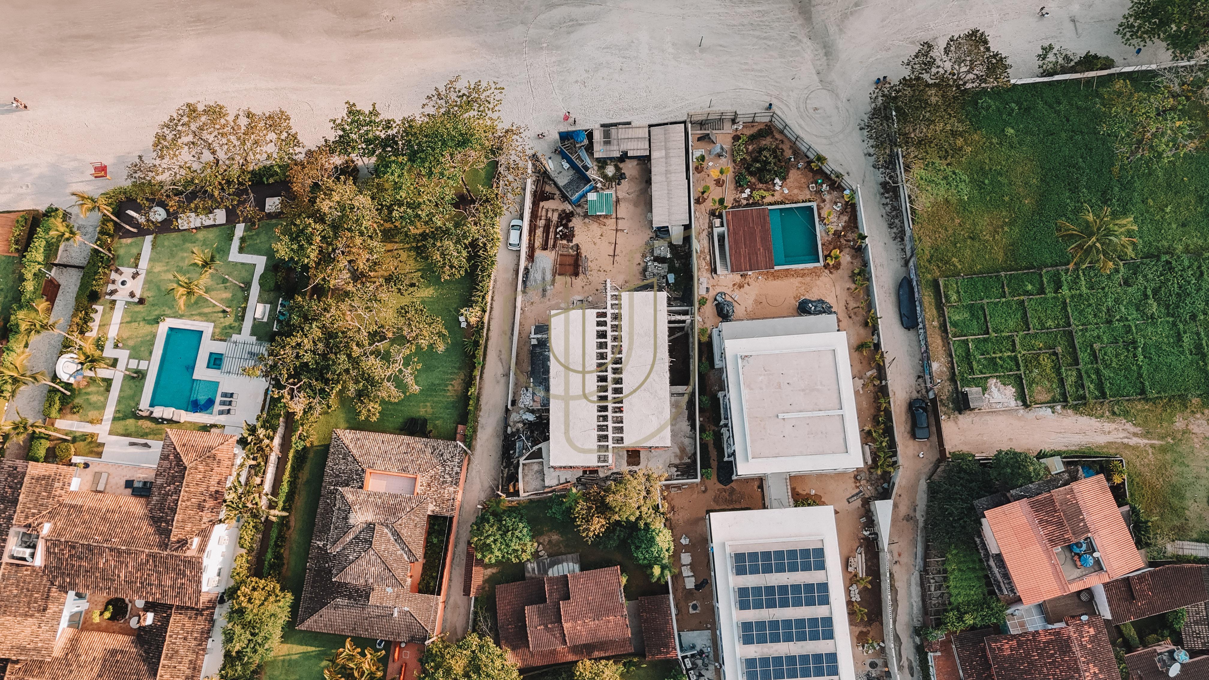 Mans&otilde;es P&eacute; na Areia na Praia da Baleia - S&atilde;o Sebasti&atilde;o/SP  São Sebastião - 