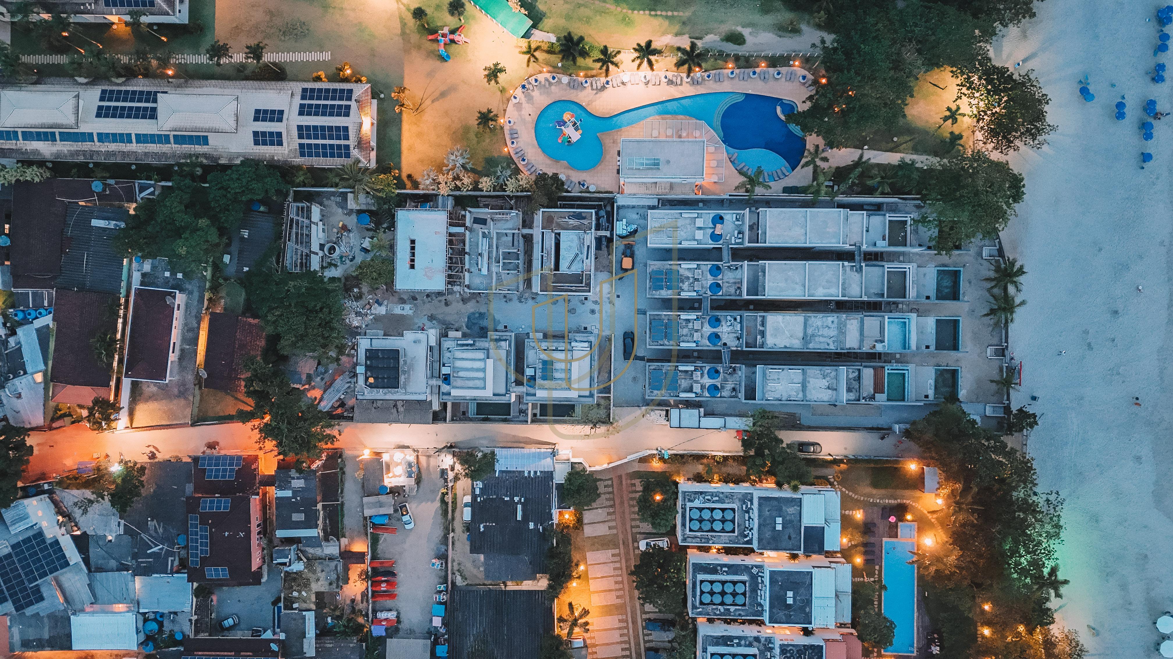 CONDOM&Iacute;NIO DE ALTO PADR&Atilde;O E P&Eacute; NA AREIA EM CAMBURI - S&Atilde;O SEBASTI&Atilde;O/SP  São Sebastião - 