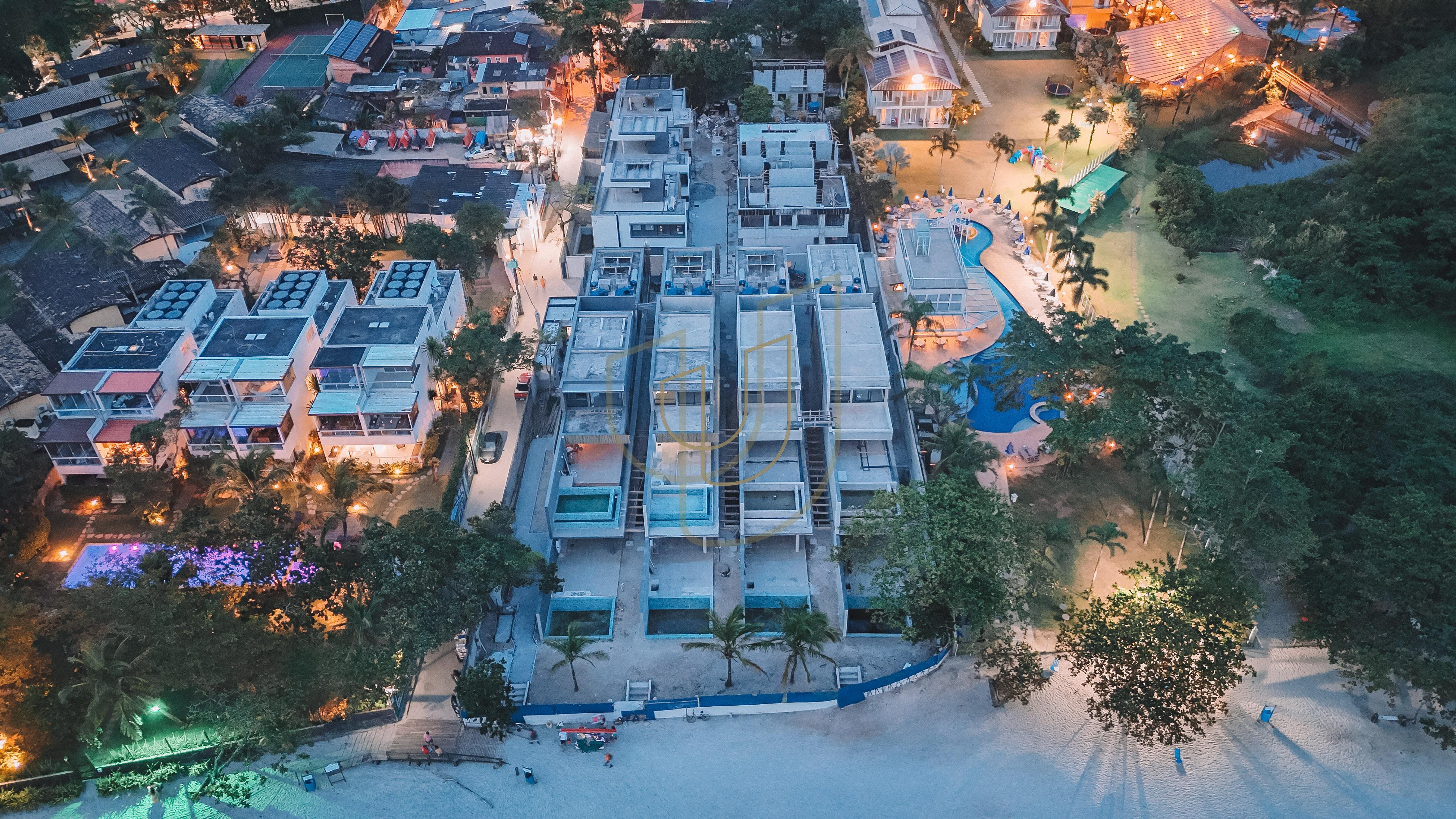 CONDOM&Iacute;NIO DE ALTO PADR&Atilde;O E P&Eacute; NA AREIA EM CAMBURI - S&Atilde;O SEBASTI&Atilde;O/SP  São Sebastião - 