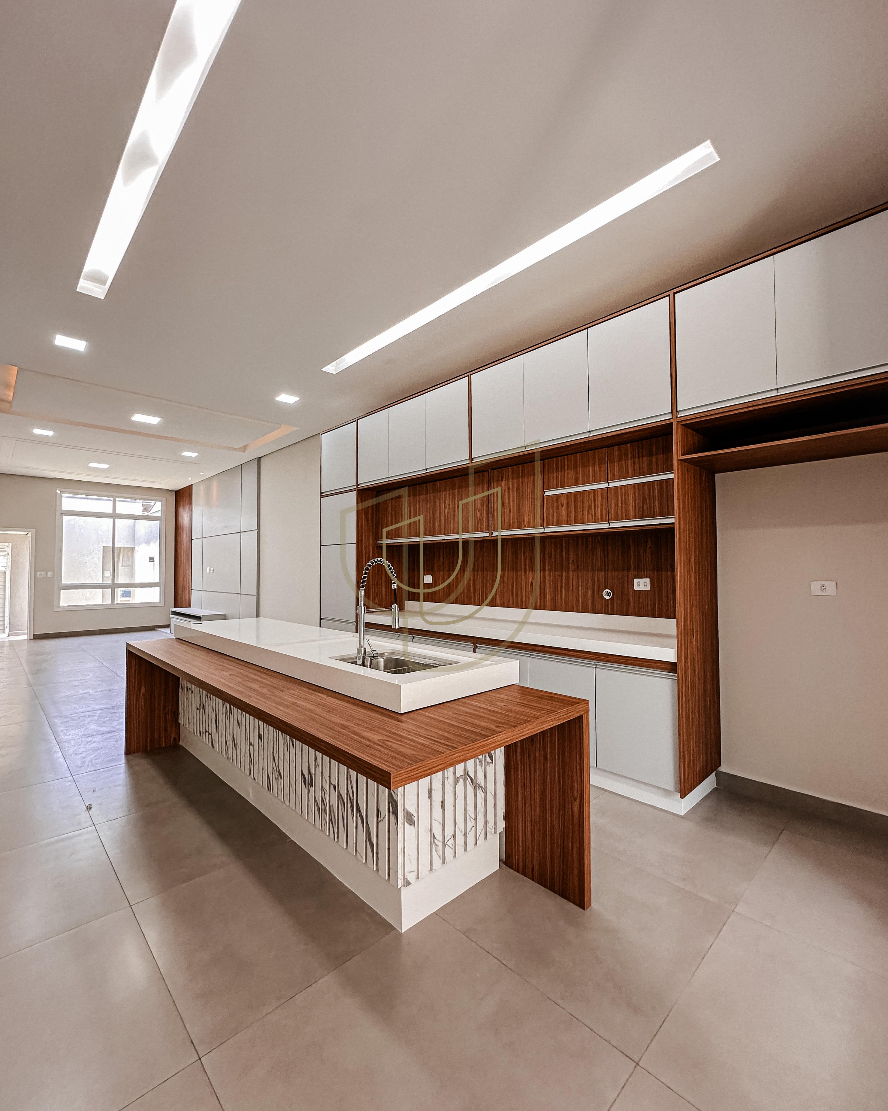 Casa com projeto funcional rec&eacute;m-constru&iacute;da no Vila Branca - Jacare&iacute;/SP  Jacareí - 