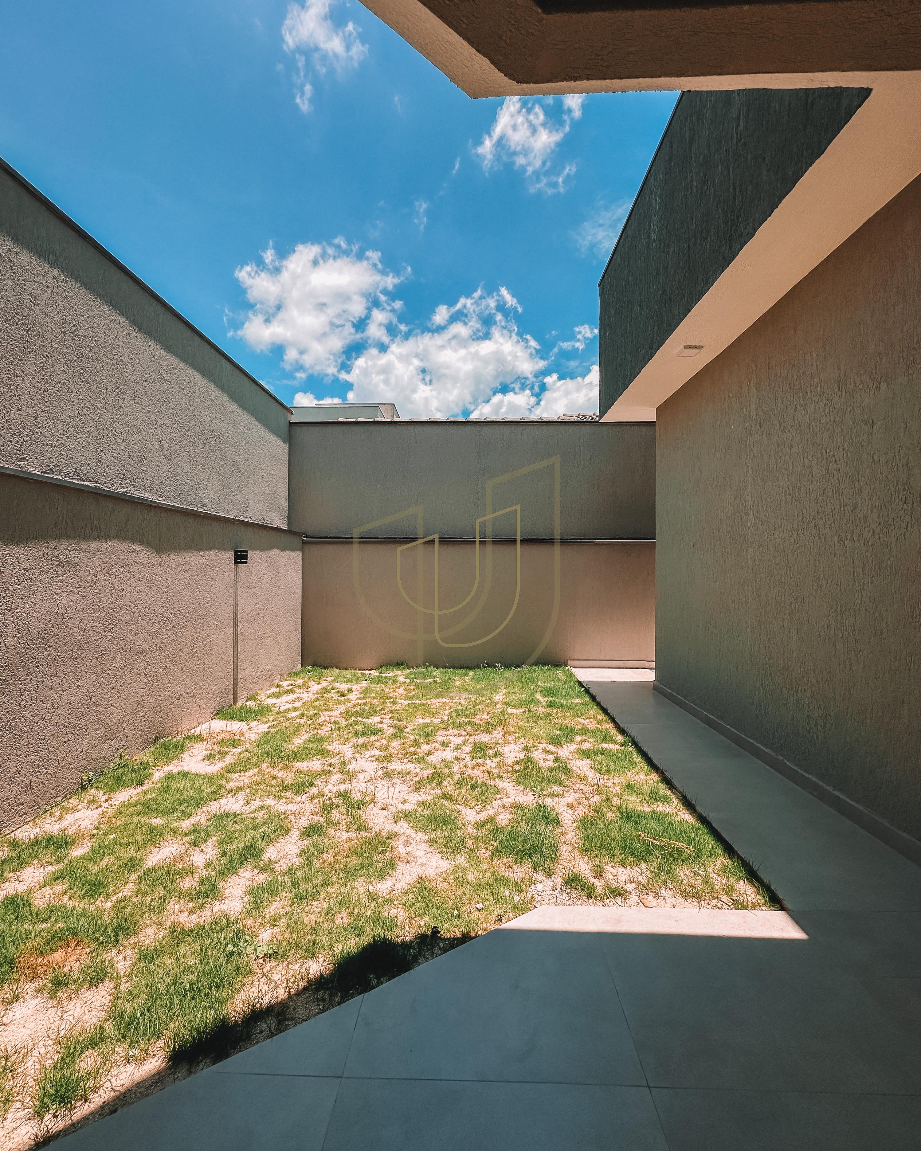 Casa com projeto funcional rec&eacute;m-constru&iacute;da no Vila Branca - Jacare&iacute;/SP  Jacareí - 