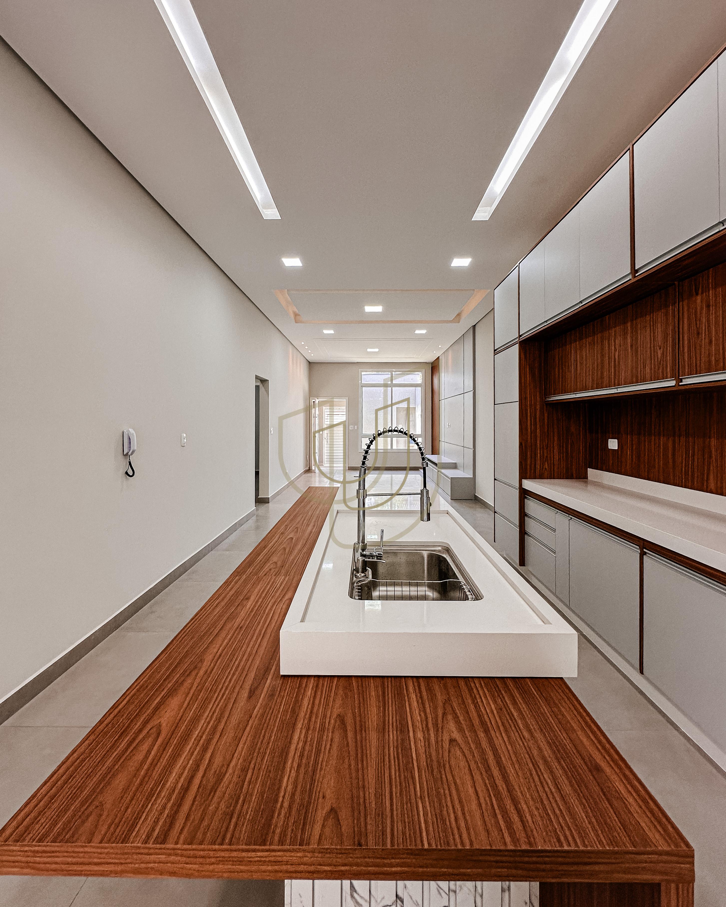 Casa com projeto funcional rec&eacute;m-constru&iacute;da no Vila Branca - Jacare&iacute;/SP  Jacareí - 