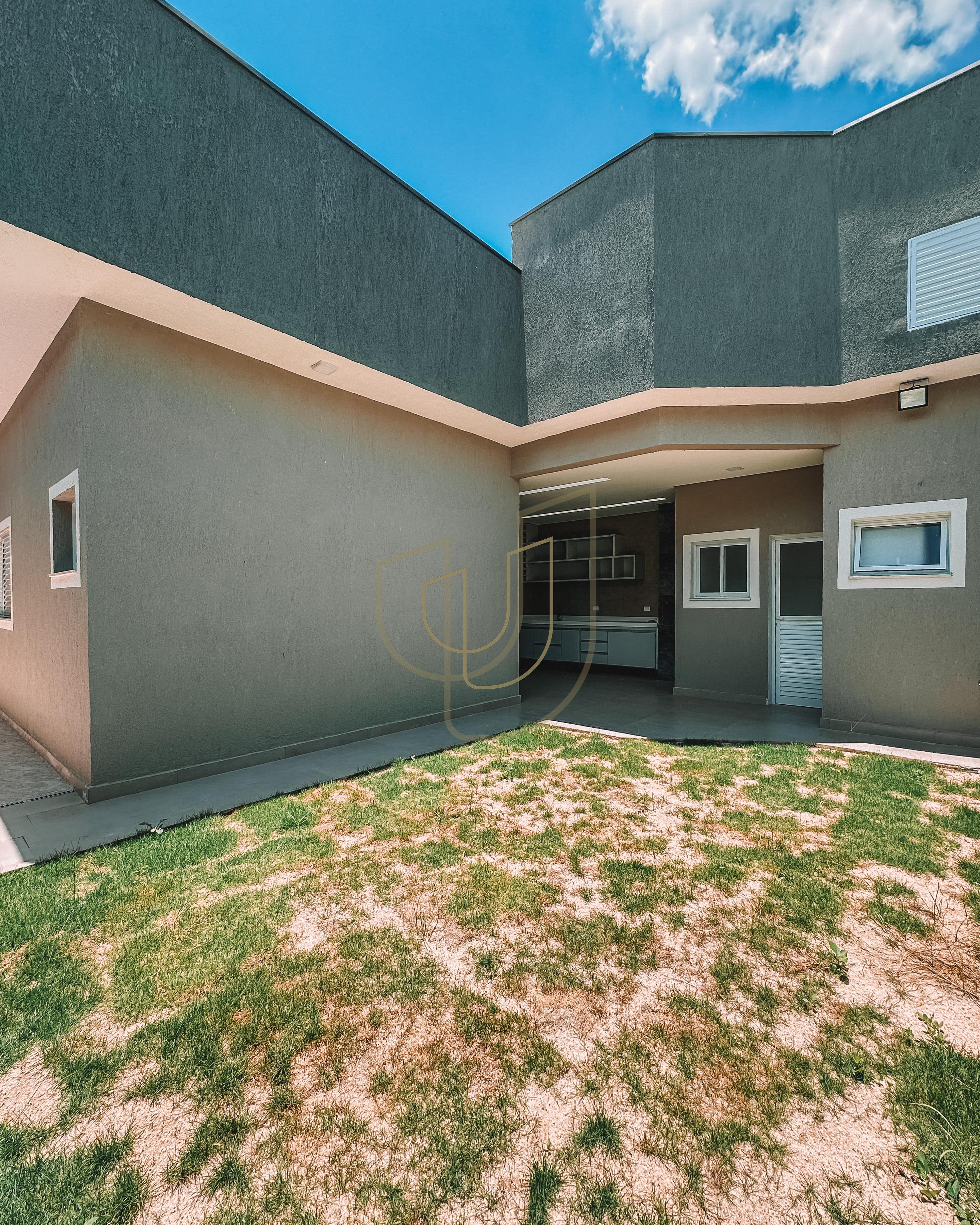 Casa com projeto funcional rec&eacute;m-constru&iacute;da no Vila Branca - Jacare&iacute;/SP  Jacareí - 