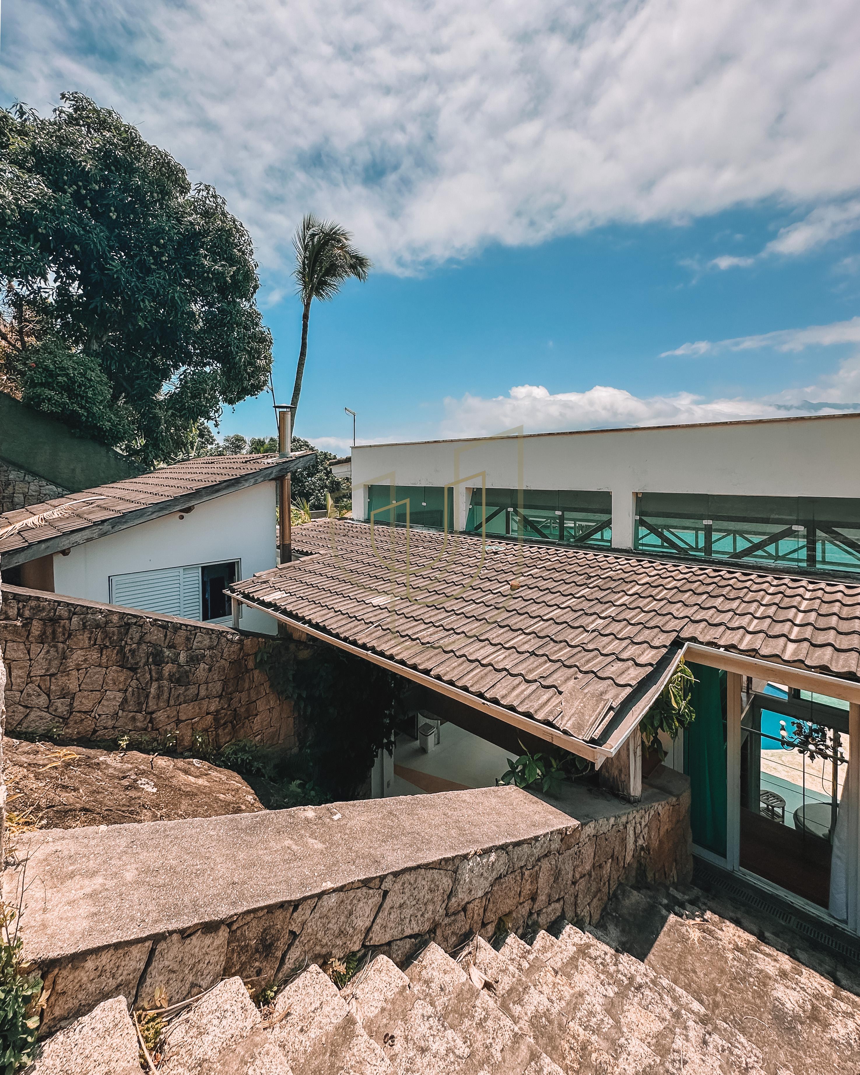 Mans&atilde;o incr&iacute;vel com vista mar e lazer suspenso em Ilhabela/SP  Ilhabela - 