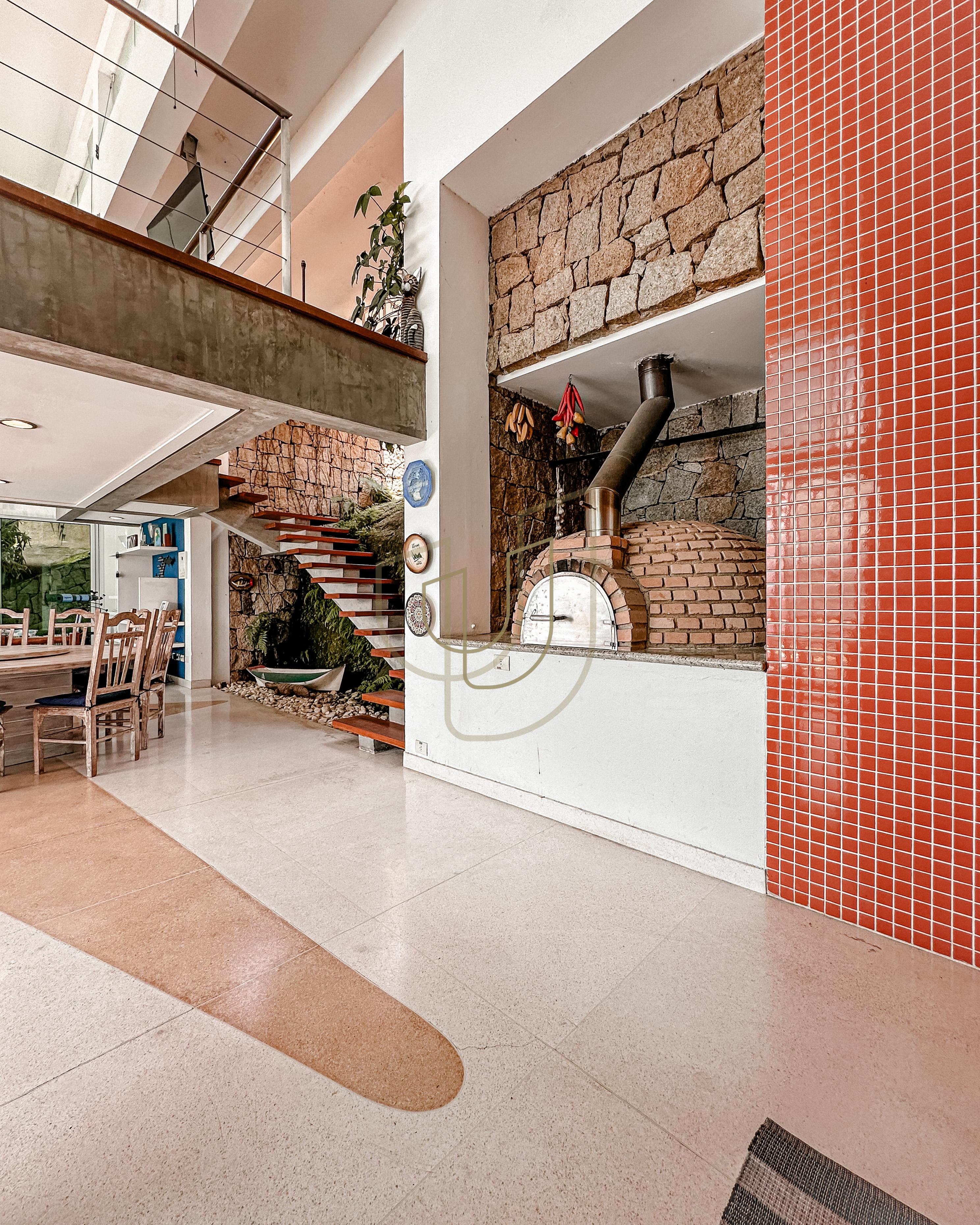 Mans&atilde;o incr&iacute;vel com vista mar e lazer suspenso em Ilhabela/SP  Ilhabela - 