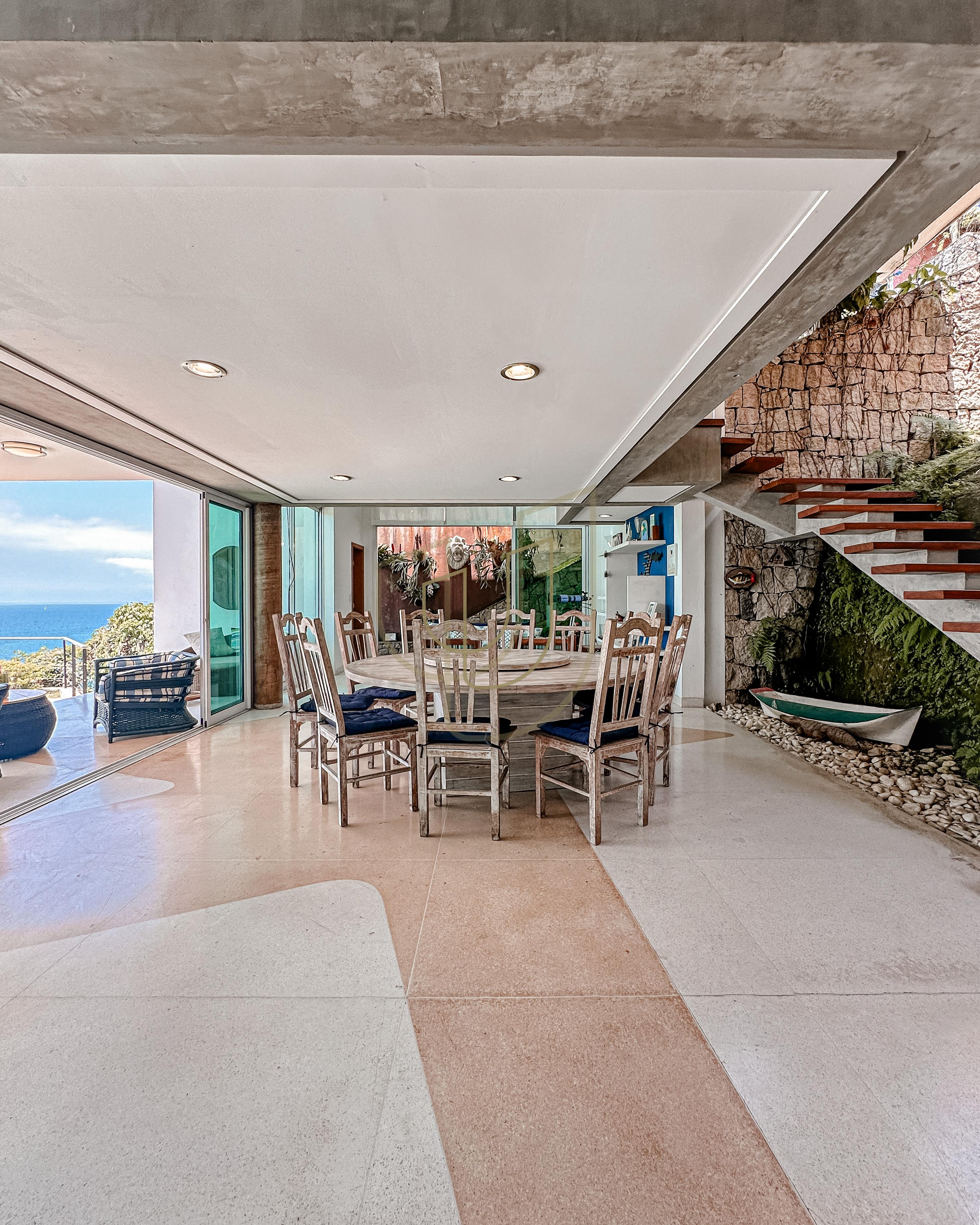 Mans&atilde;o incr&iacute;vel com vista mar e lazer suspenso em Ilhabela/SP  Ilhabela - 