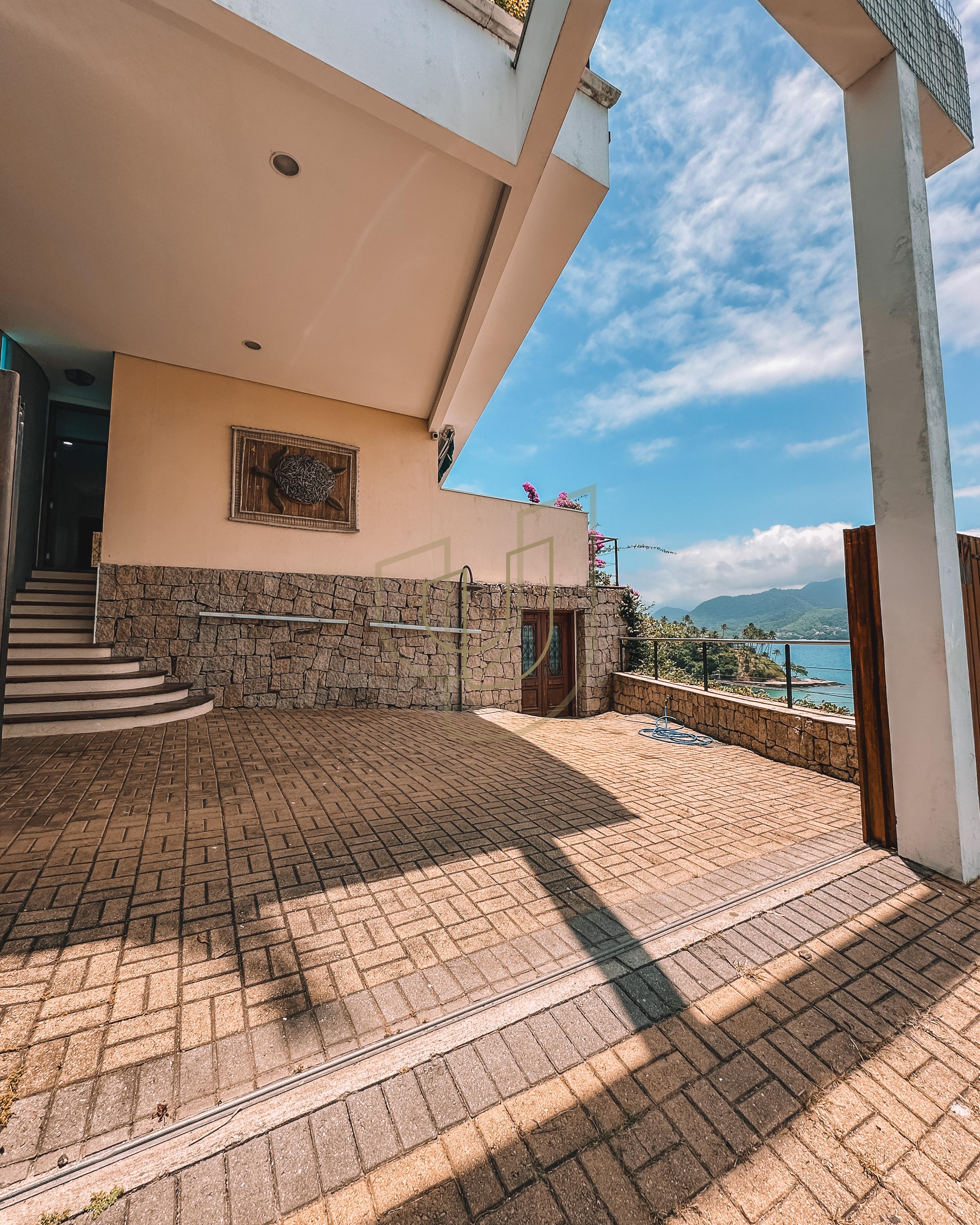 Mans&atilde;o incr&iacute;vel com vista mar e lazer suspenso em Ilhabela/SP  Ilhabela - 