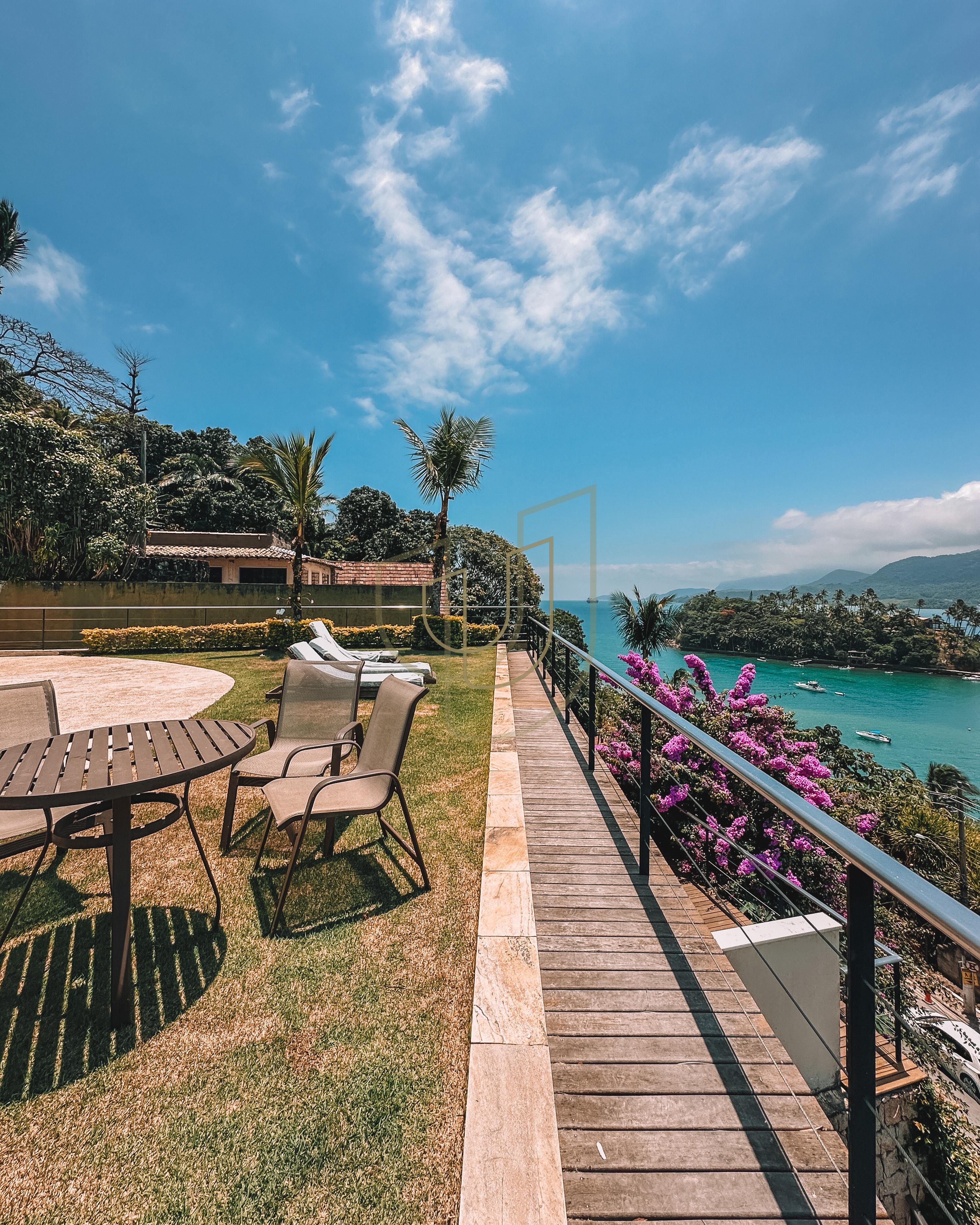 Mans&atilde;o incr&iacute;vel com vista mar e lazer suspenso em Ilhabela/SP  Ilhabela - 