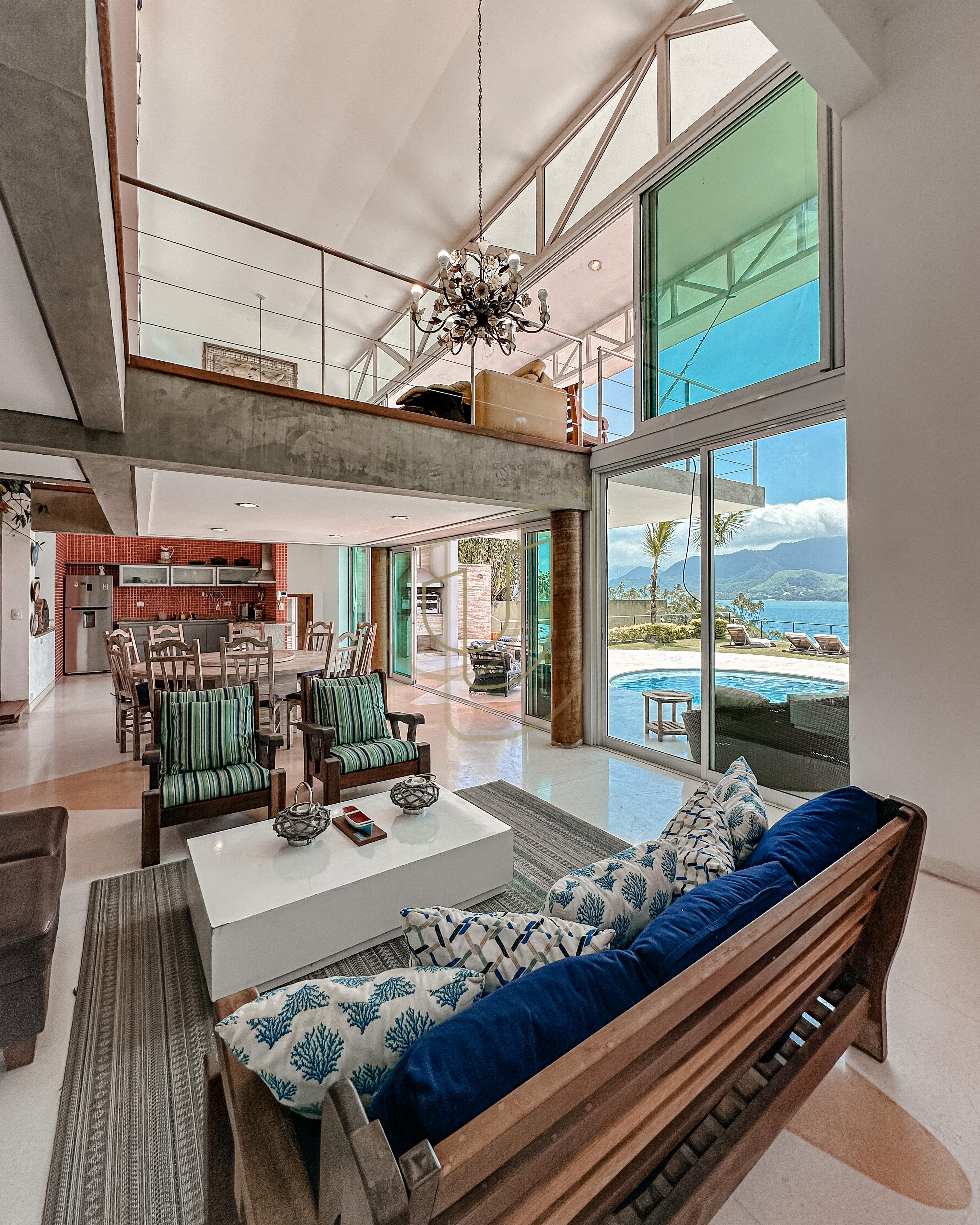 Mans&atilde;o incr&iacute;vel com vista mar e lazer suspenso em Ilhabela/SP  Ilhabela - 