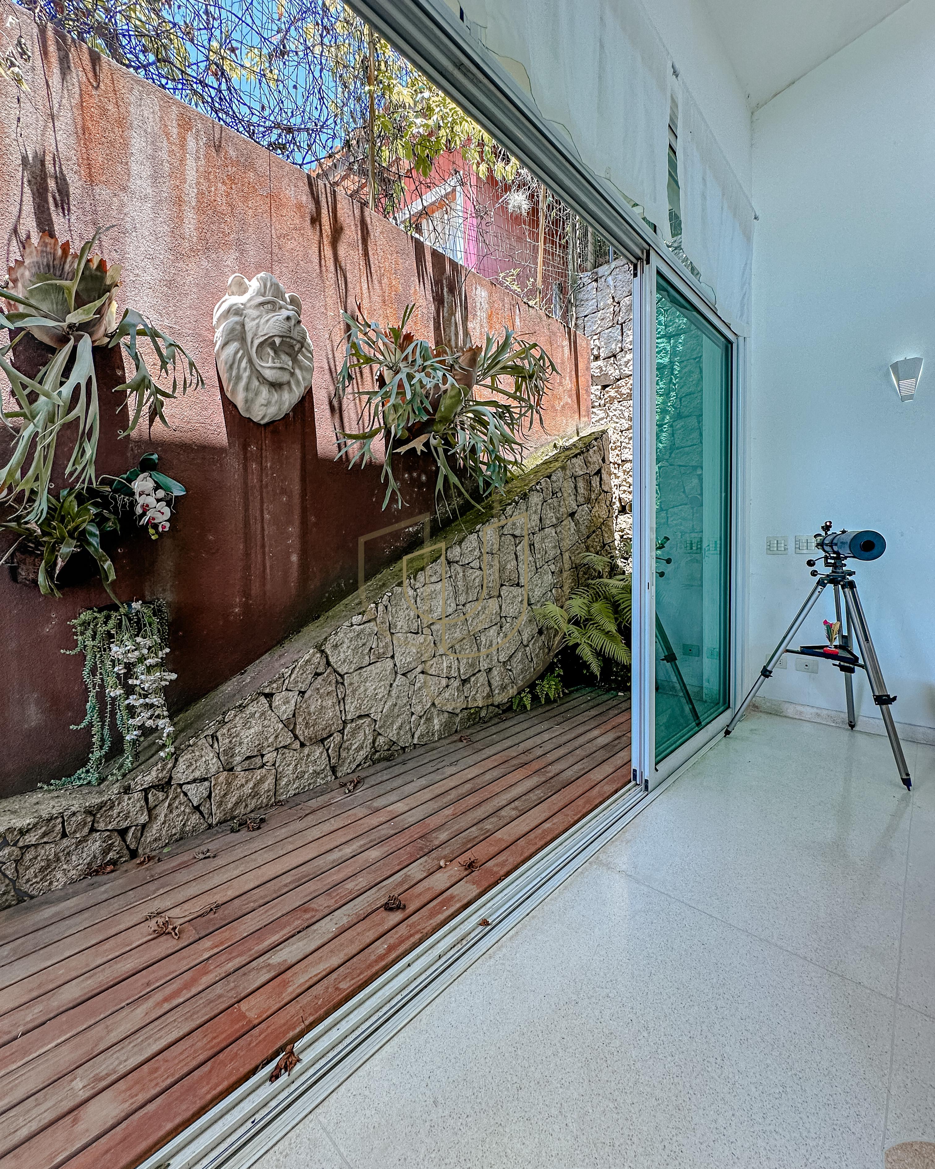 Mans&atilde;o incr&iacute;vel com vista mar e lazer suspenso em Ilhabela/SP  Ilhabela - 