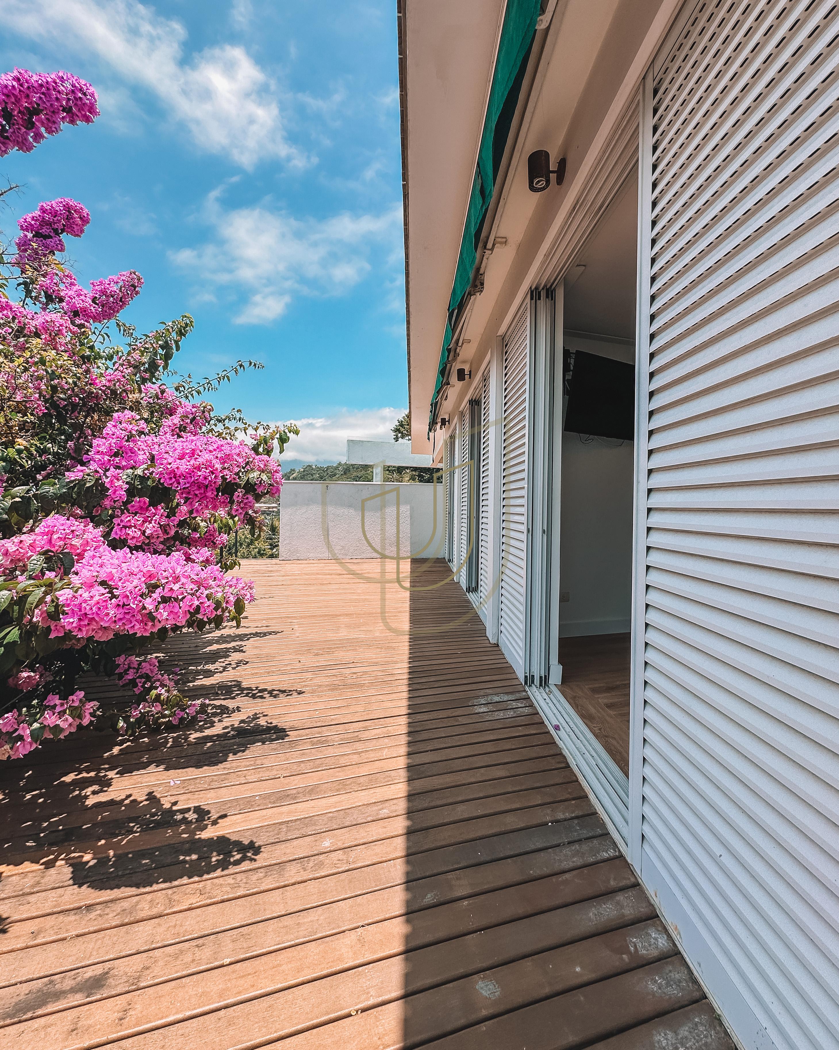 Mans&atilde;o incr&iacute;vel com vista mar e lazer suspenso em Ilhabela/SP  Ilhabela - 