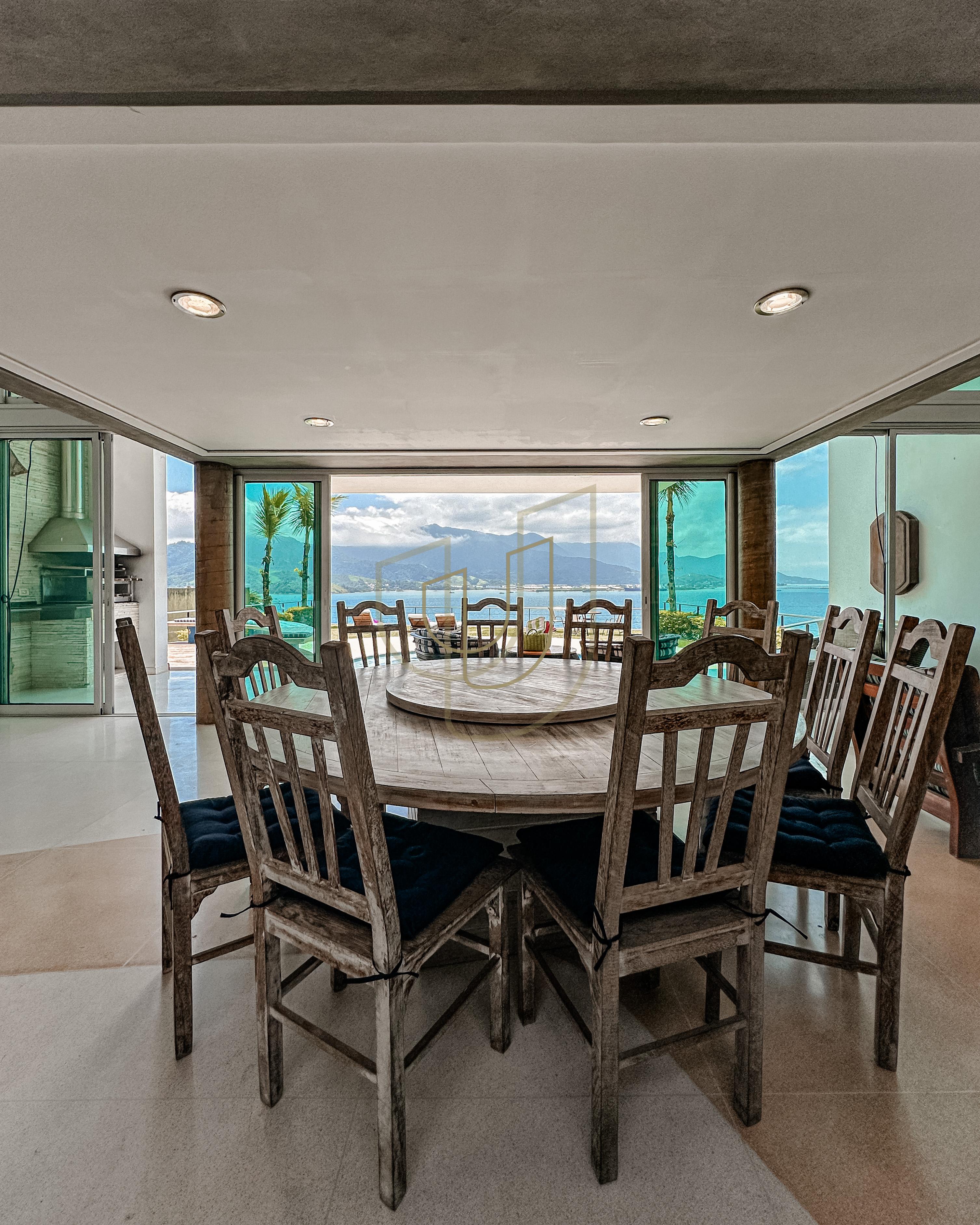 Mans&atilde;o incr&iacute;vel com vista mar e lazer suspenso em Ilhabela/SP  Ilhabela - 