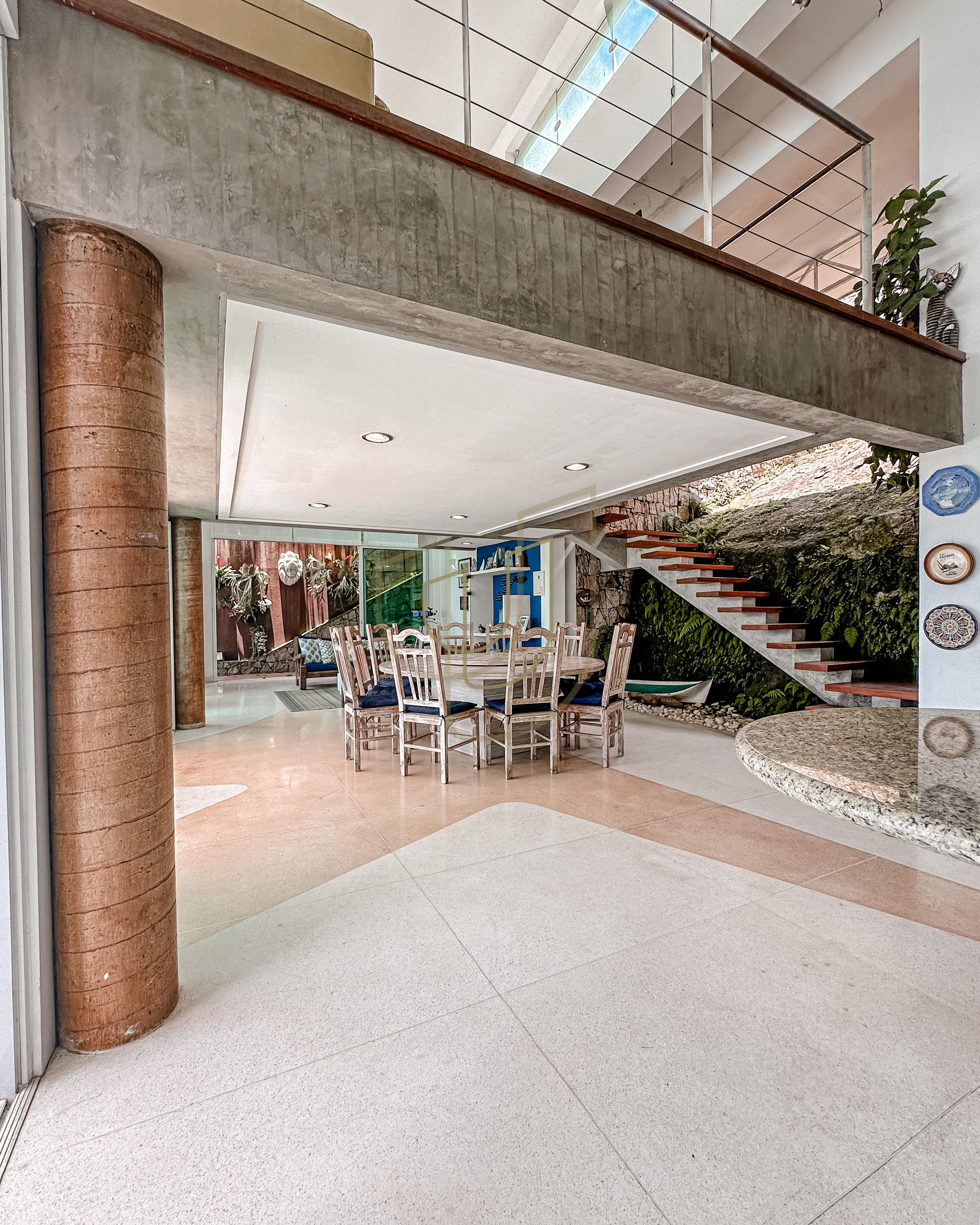 Mans&atilde;o incr&iacute;vel com vista mar e lazer suspenso em Ilhabela/SP  Ilhabela - 