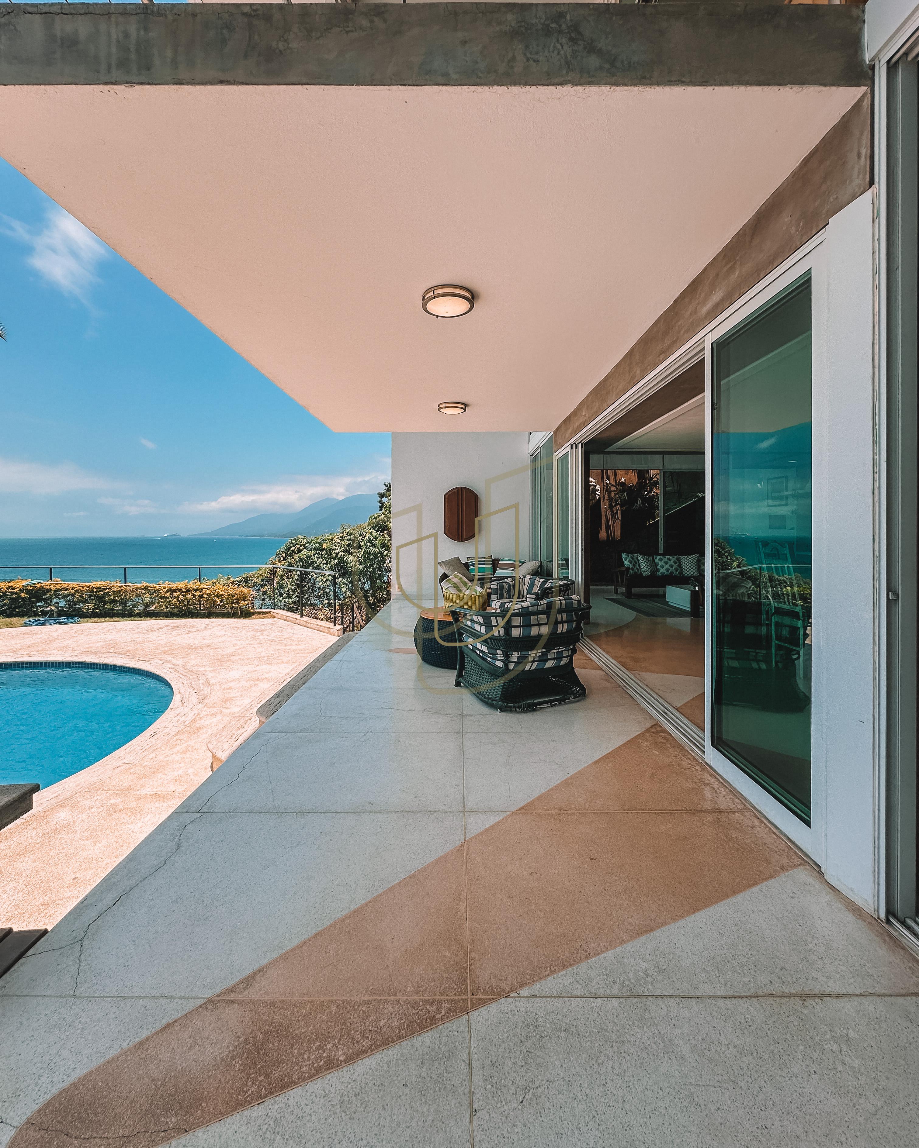 Mans&atilde;o incr&iacute;vel com vista mar e lazer suspenso em Ilhabela/SP  Ilhabela - 