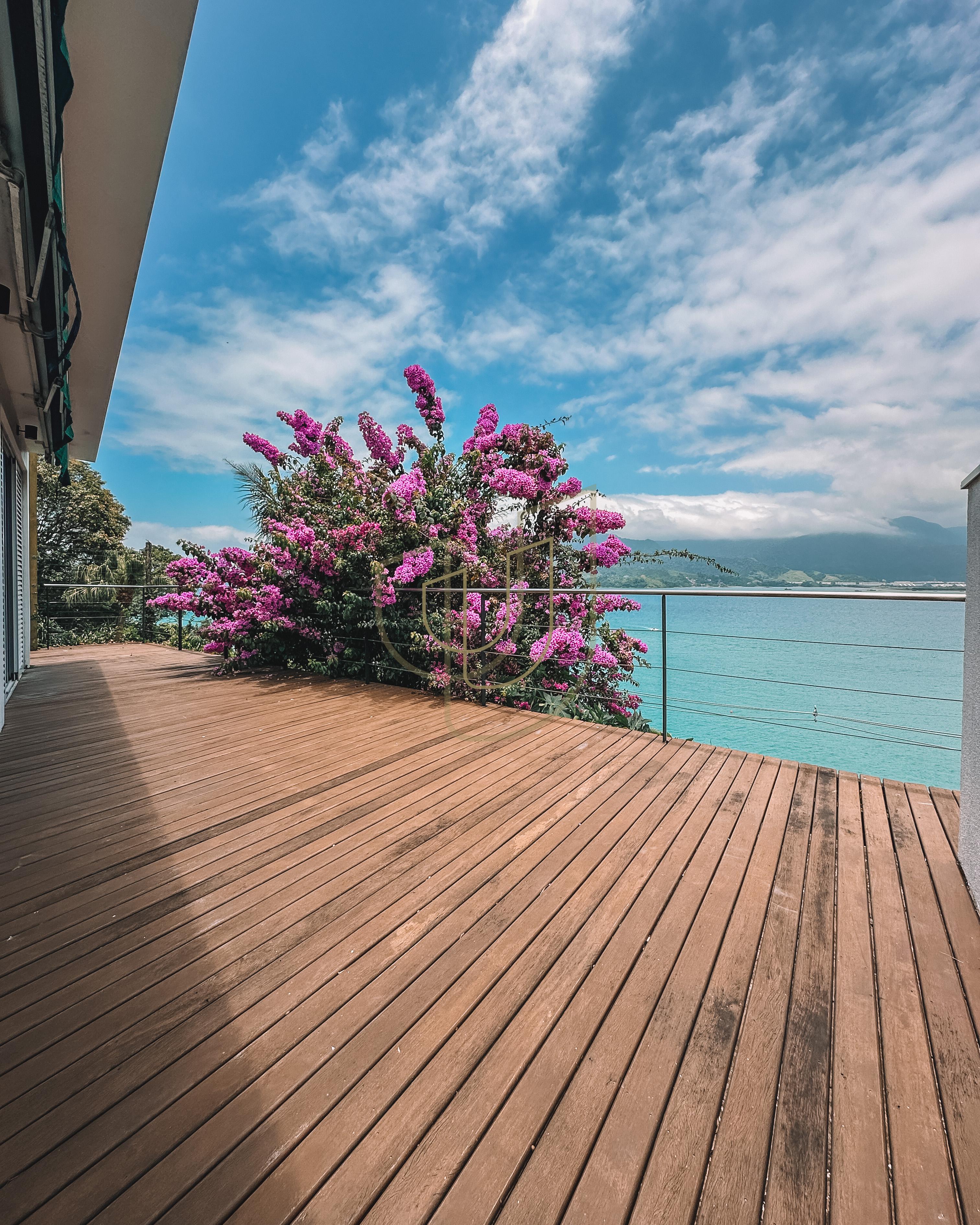 Mans&atilde;o incr&iacute;vel com vista mar e lazer suspenso em Ilhabela/SP  Ilhabela - 