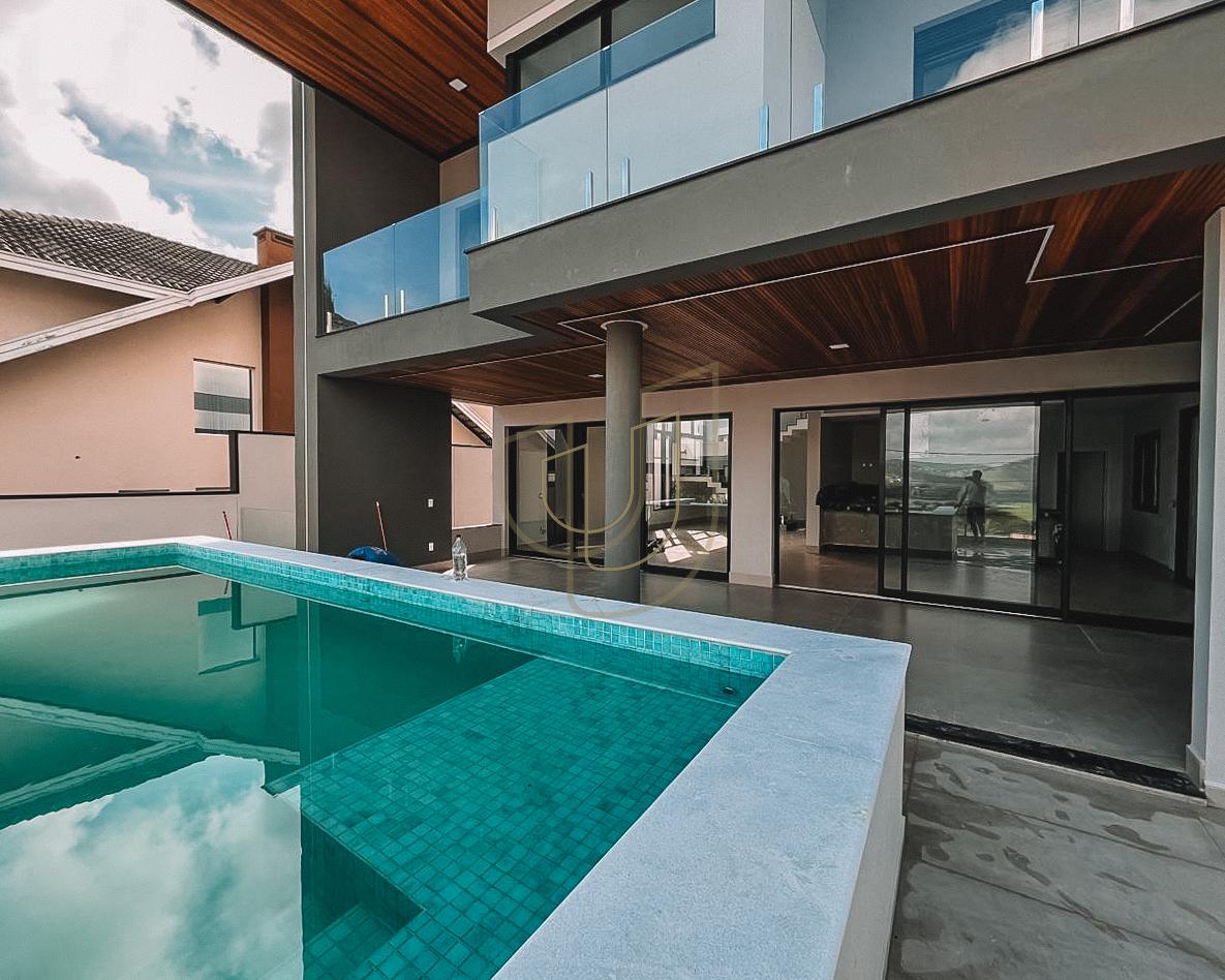 Mans&atilde;o de luxo com projeto moderno com 5 su&iacute;tes em Urbanova - S&atilde;o Jos&eacute; dos Campos/SP  São José dos Campos - 