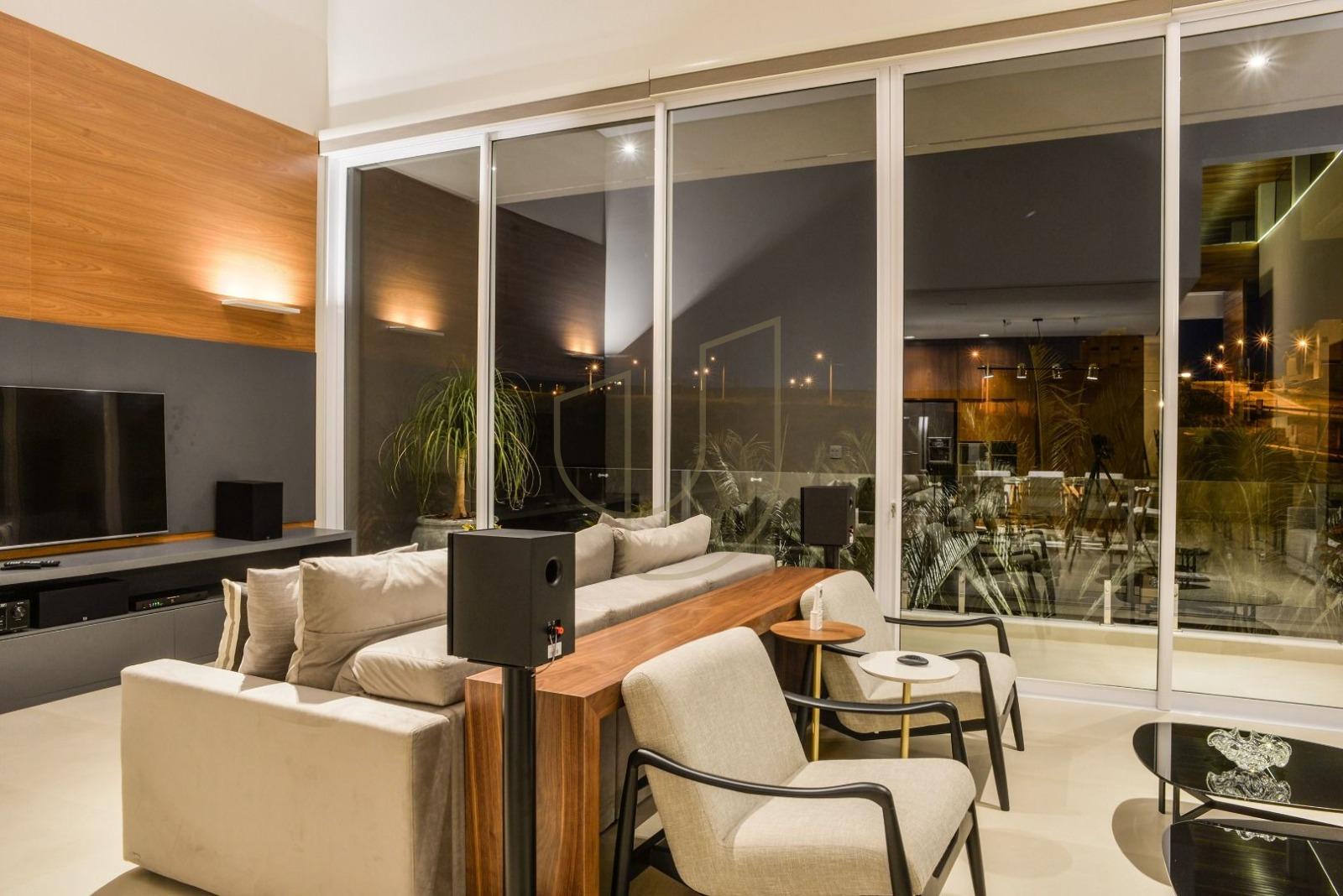 Mans&atilde;o luxosa com projeto contempor&acirc;neo e 3 su&iacute;tes em Alphaville - S&atilde;o Jos&eacute; dos Campos/SP  São José dos Campos - 