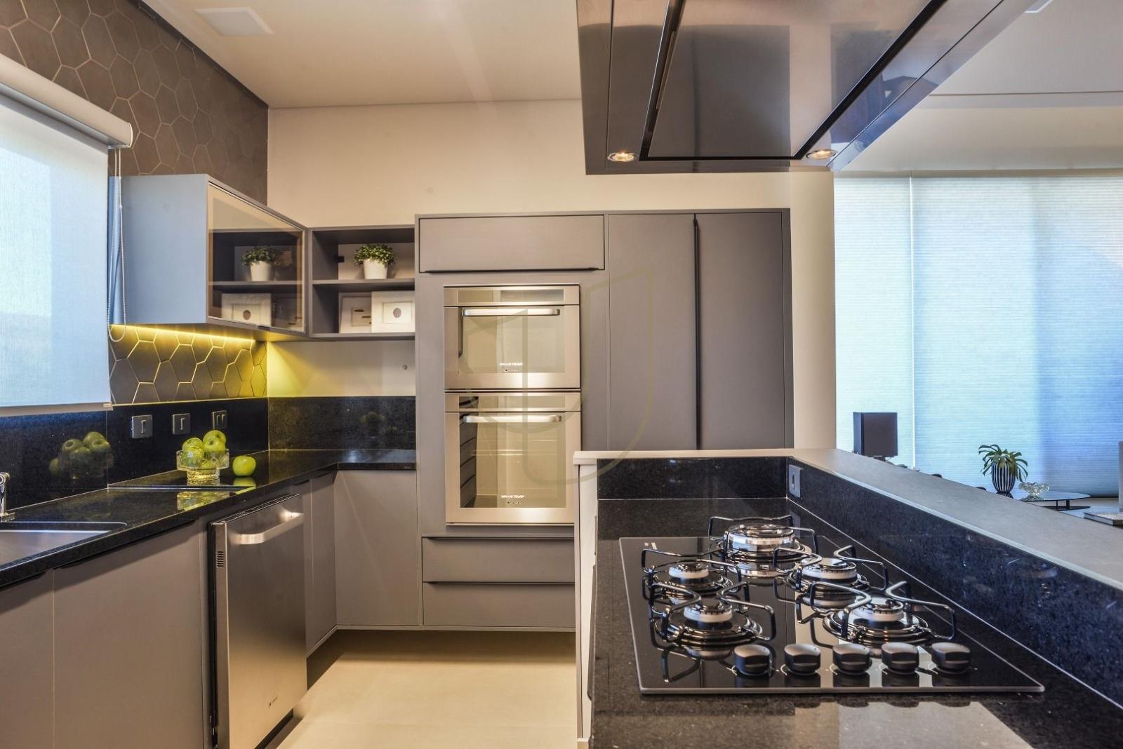 Mans&atilde;o luxosa com projeto contempor&acirc;neo e 3 su&iacute;tes em Alphaville - S&atilde;o Jos&eacute; dos Campos/SP  São José dos Campos - 