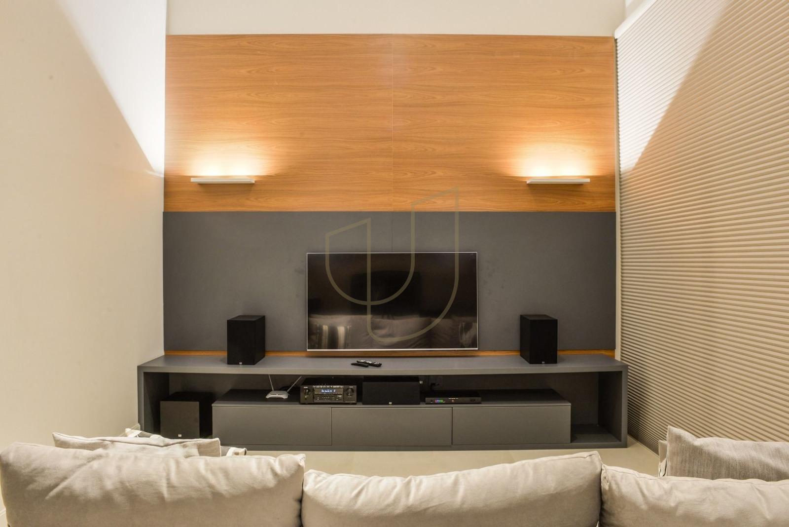 Mans&atilde;o luxosa com projeto contempor&acirc;neo e 3 su&iacute;tes em Alphaville - S&atilde;o Jos&eacute; dos Campos/SP  São José dos Campos - 