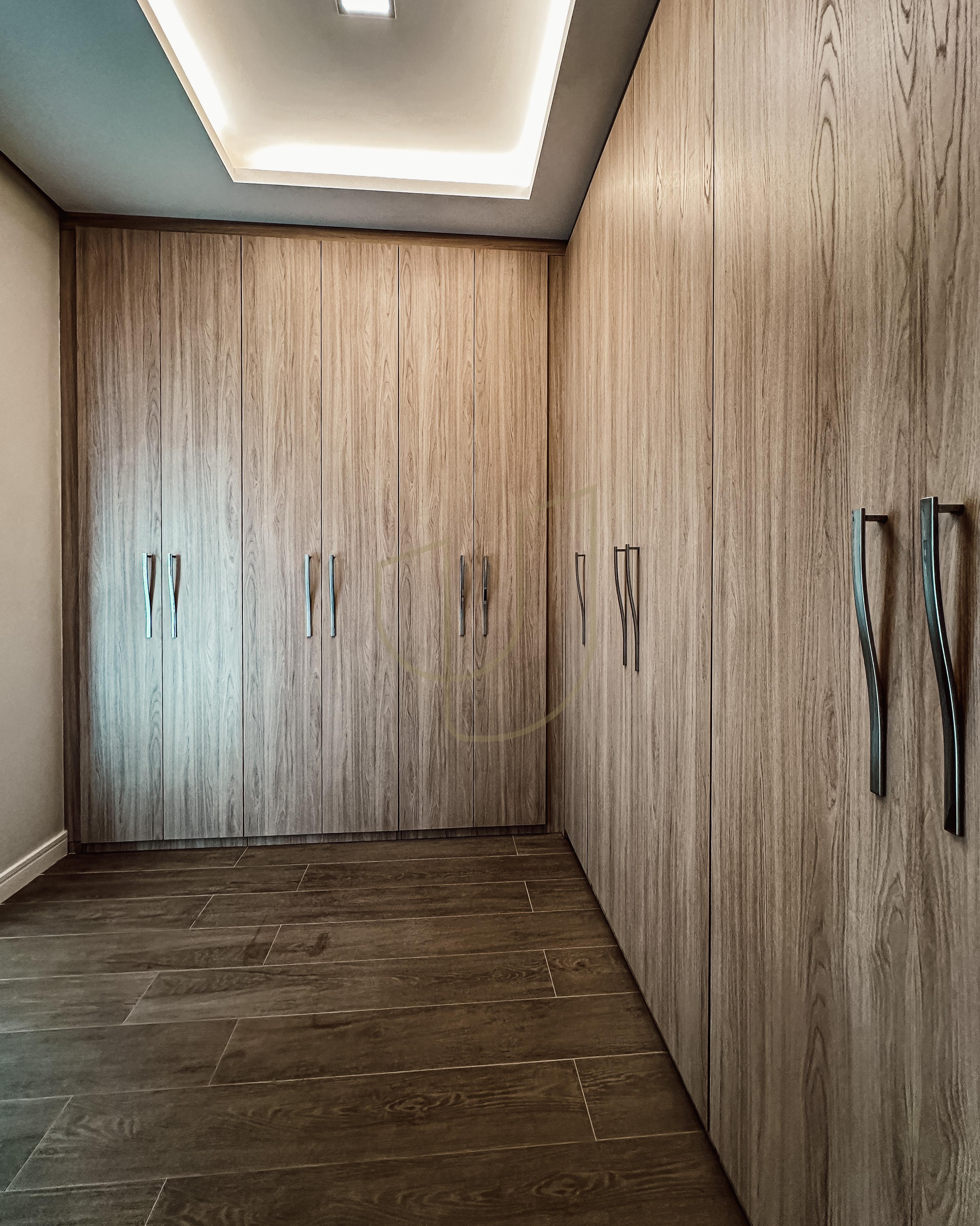 Mans&atilde;o de luxo com projeto contempor&acirc;neo com 5 su&iacute;tes em Urbanova - S&atilde;o Jos&eacute; dos Campos/SP  São José dos Campos - 