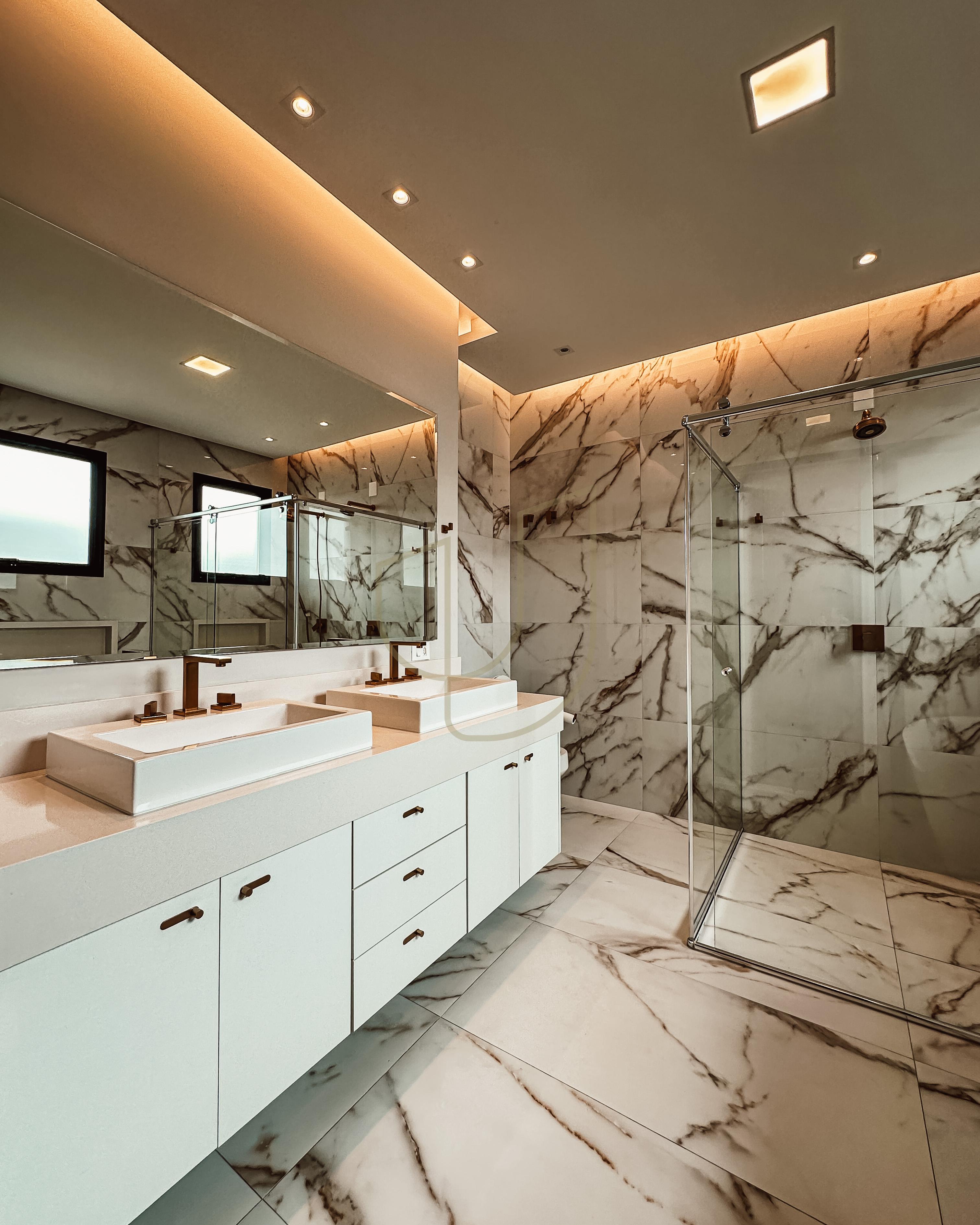 Mans&atilde;o de luxo com projeto contempor&acirc;neo com 5 su&iacute;tes em Urbanova - S&atilde;o Jos&eacute; dos Campos/SP  São José dos Campos - 