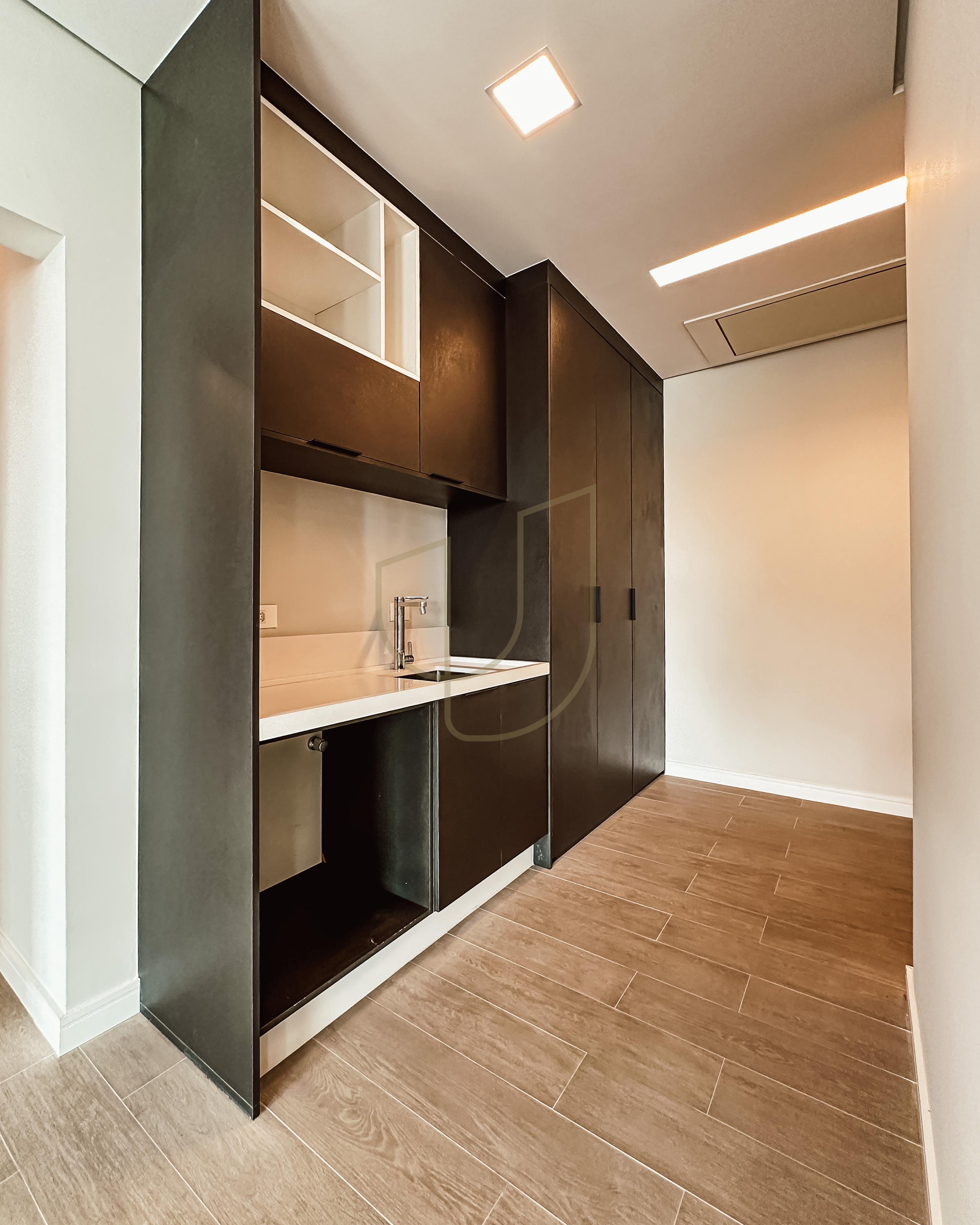 Mans&atilde;o de luxo com projeto contempor&acirc;neo com 5 su&iacute;tes em Urbanova - S&atilde;o Jos&eacute; dos Campos/SP  São José dos Campos - 