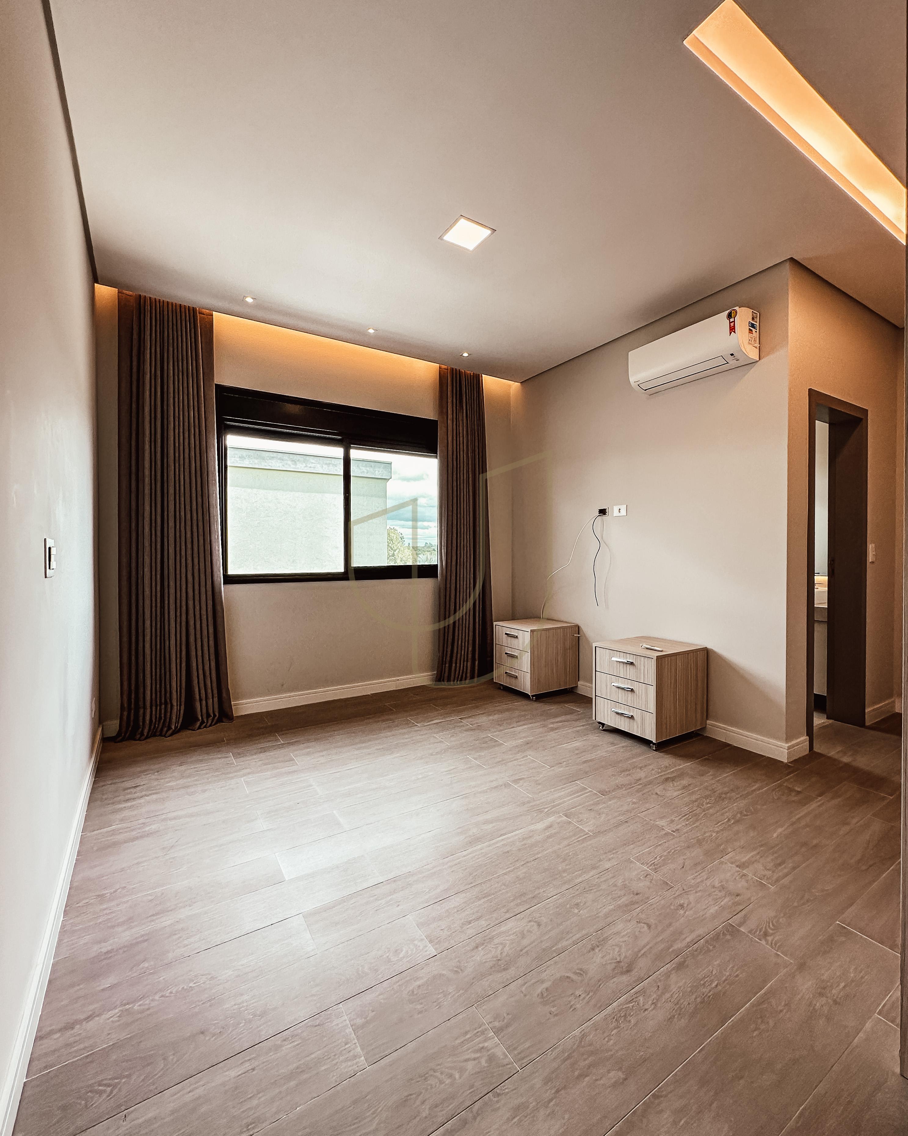 Mans&atilde;o de luxo com projeto contempor&acirc;neo com 5 su&iacute;tes em Urbanova - S&atilde;o Jos&eacute; dos Campos/SP  São José dos Campos - 