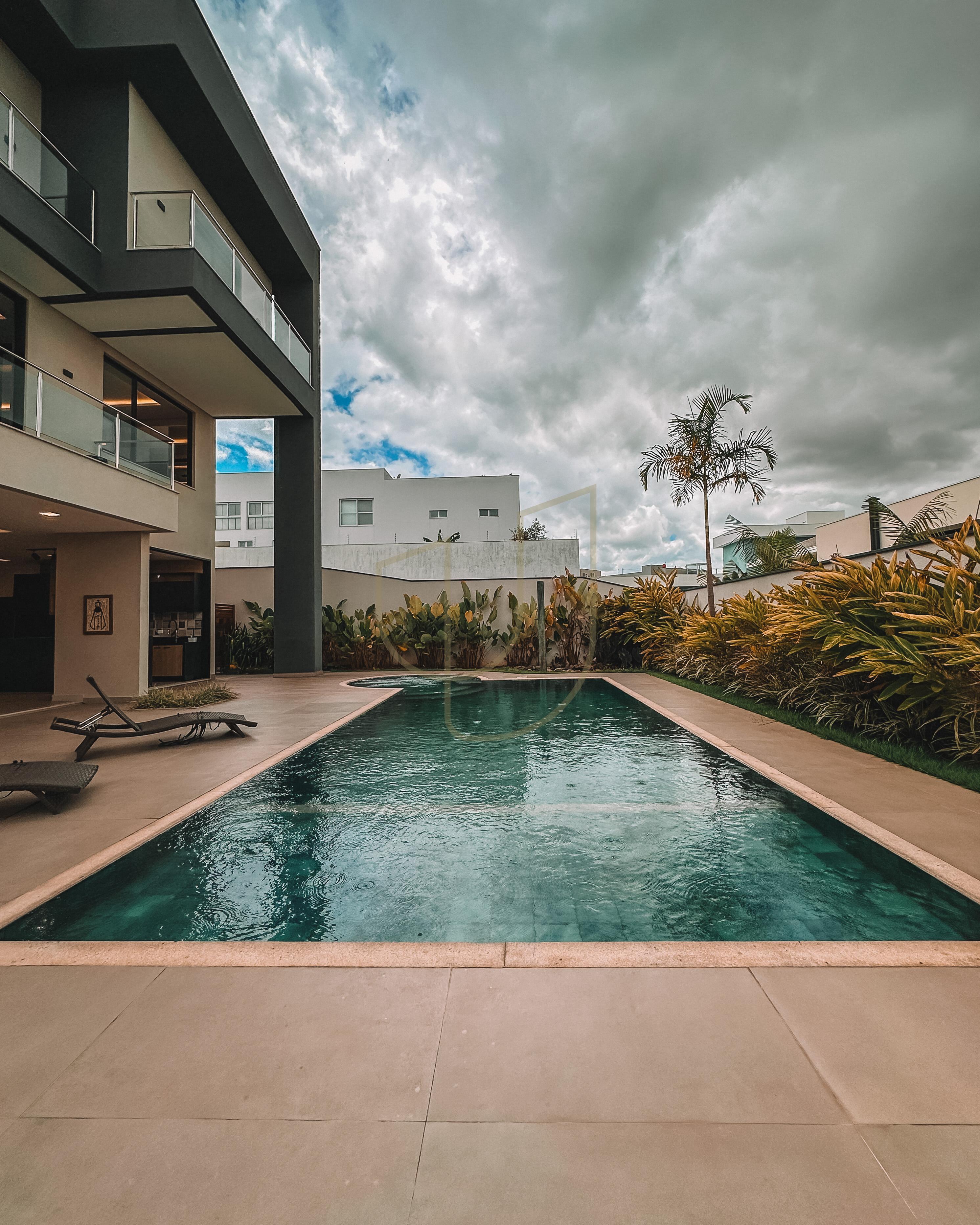 Mans&atilde;o de luxo com projeto contempor&acirc;neo com 5 su&iacute;tes em Urbanova - S&atilde;o Jos&eacute; dos Campos/SP  São José dos Campos - 