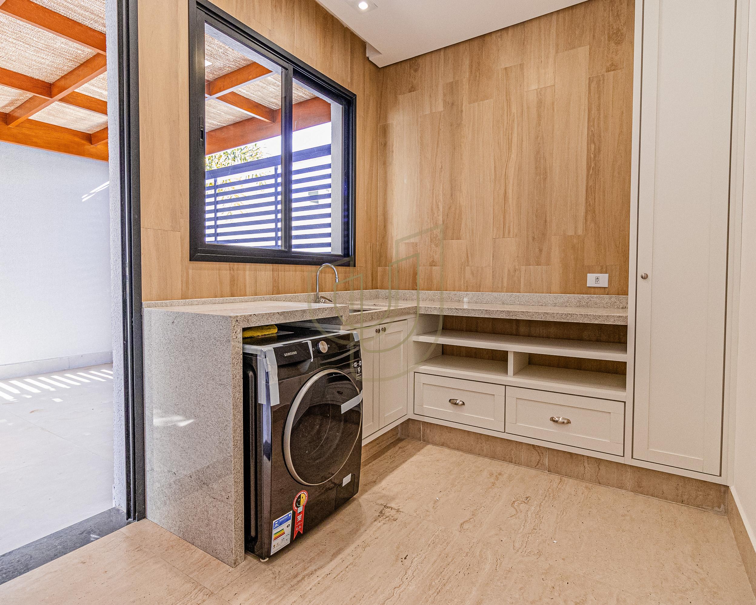 Sobrado rec&eacute;m constru&iacute;do com 4 Quartos Residencial Monte Carlo - S&atilde;o Jos&eacute; dos Campos/SP  São José dos Campos - 