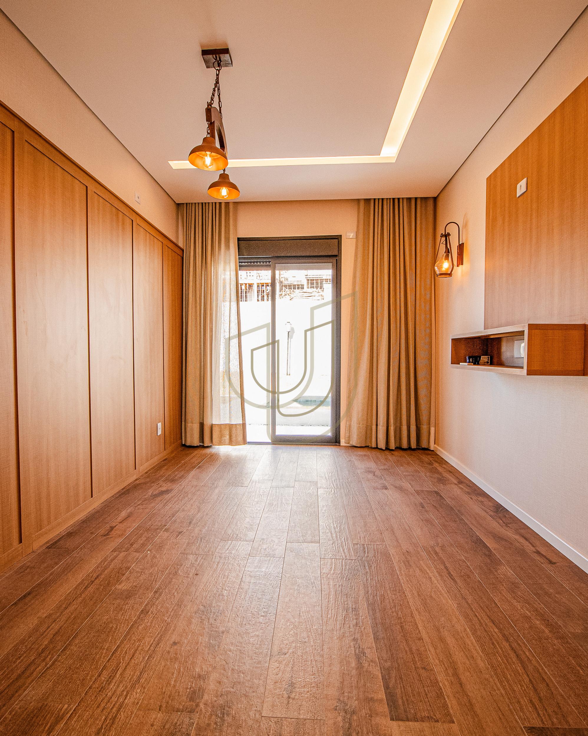 Sobrado rec&eacute;m constru&iacute;do com 4 Quartos Residencial Monte Carlo - S&atilde;o Jos&eacute; dos Campos/SP  São José dos Campos - 